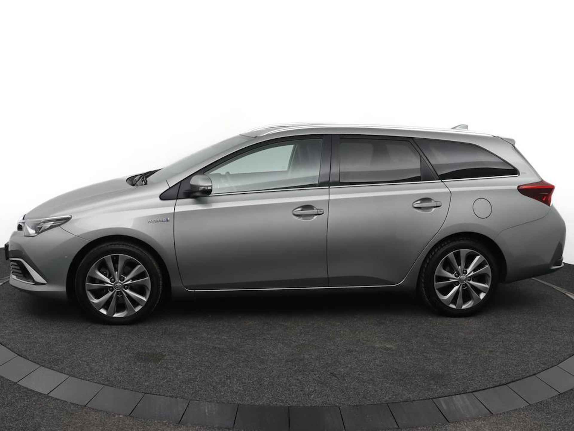 Toyota Auris Touring Sports 1.8 Hybrid Dynamic | Climate control | Stoelverwarming | Keyless | Cruisecontrol | - 3/43