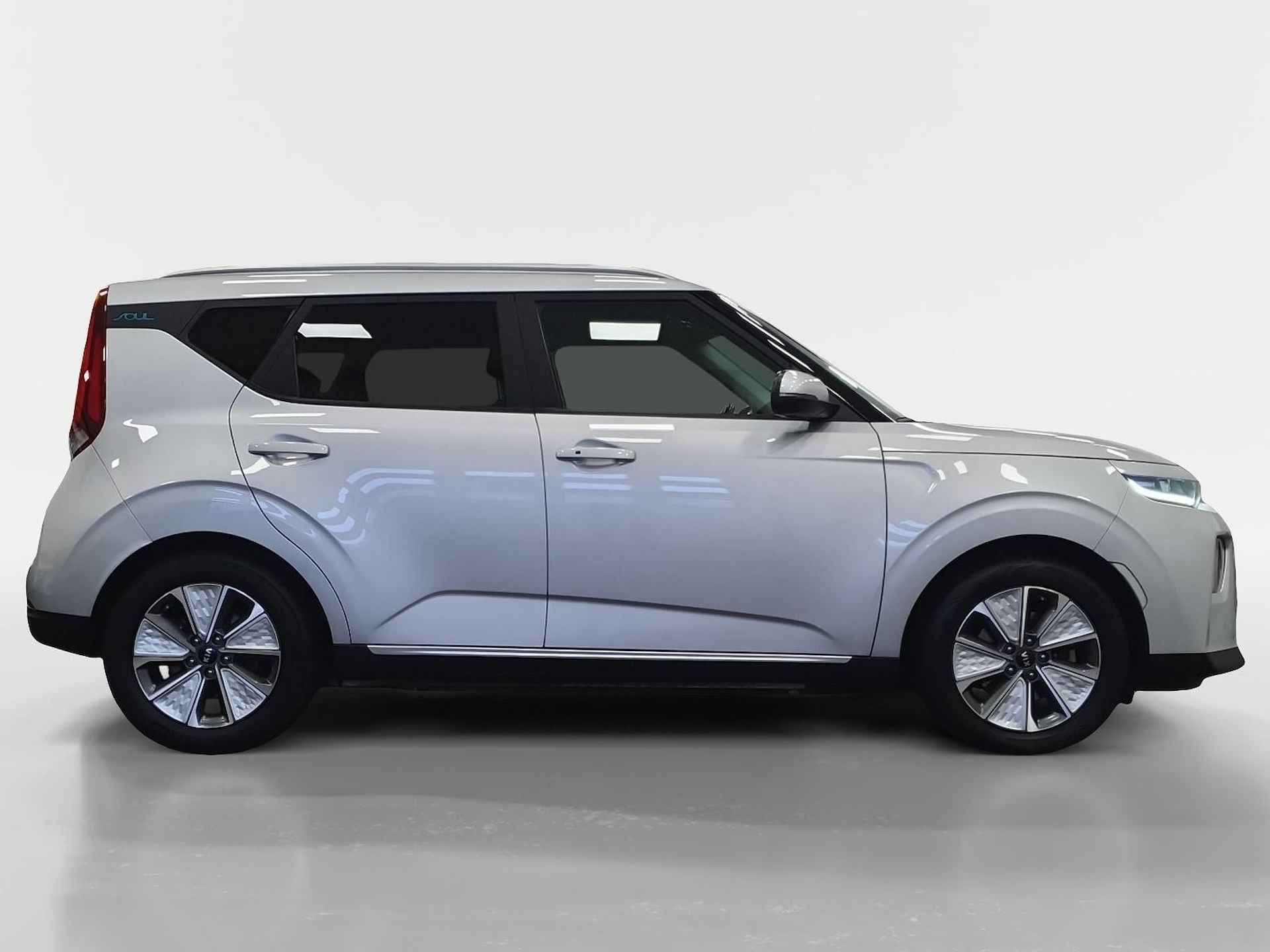 Kia e-Soul DynamicPlusLine 64 kWh | Stoel en stuurverwarming | Climate control | Adaptieve cruise control | Camera | Navigatie | Parkeersensoren achter | - 5/35