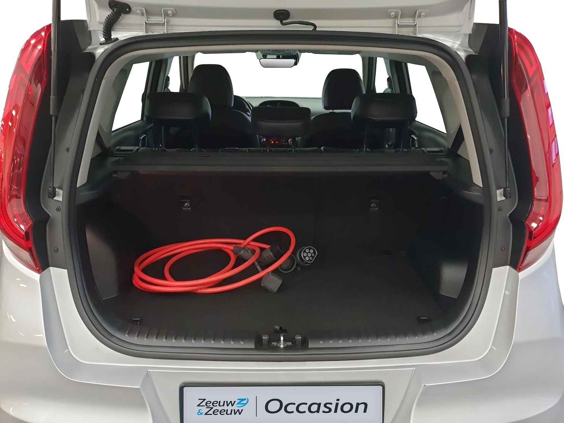 Kia e-Soul DynamicPlusLine 64 kWh | Stoel en stuurverwarming | Climate control | Adaptieve cruise control | Camera | Navigatie | Parkeersensoren achter | - 9/35