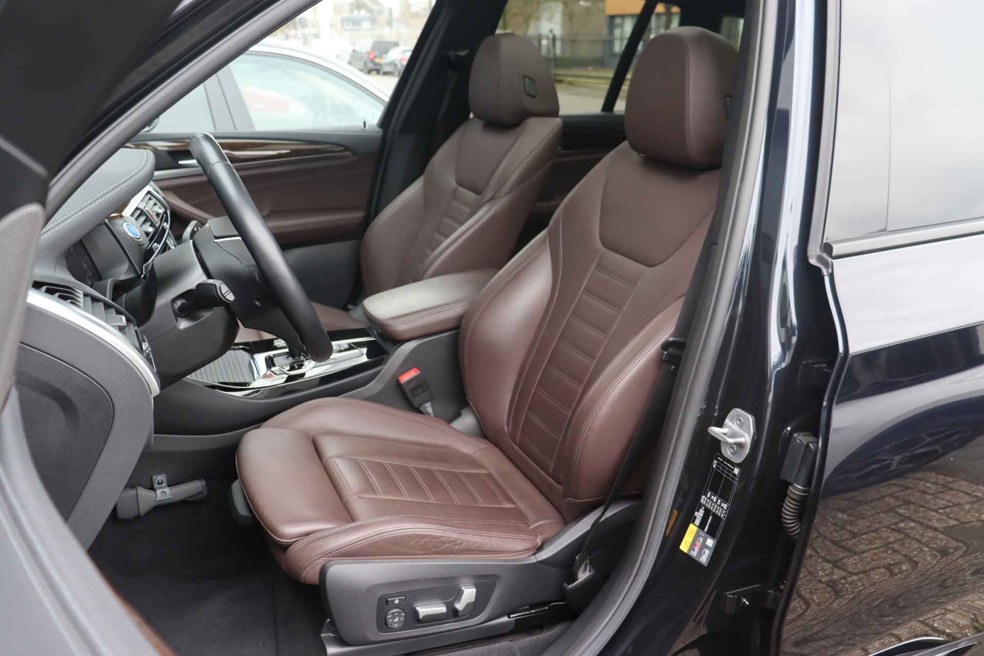 BMW iX3 High Executive / Trekhaak / Sportstoelen / Stoelverwarming / Adaptief onderstel / Parking Assistant Plus / Harman Kardon / Live Cockpit Professional - 35/39