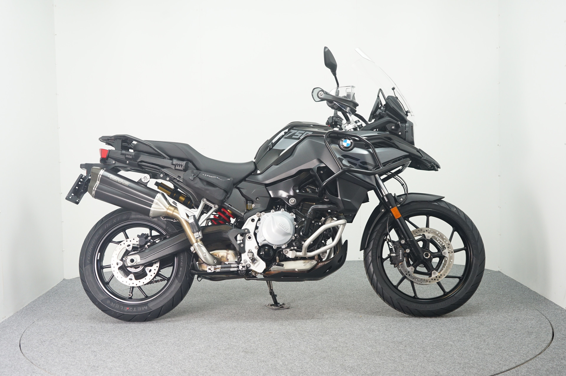 BMW F 750 GS TRIPLE BLACK STYLE