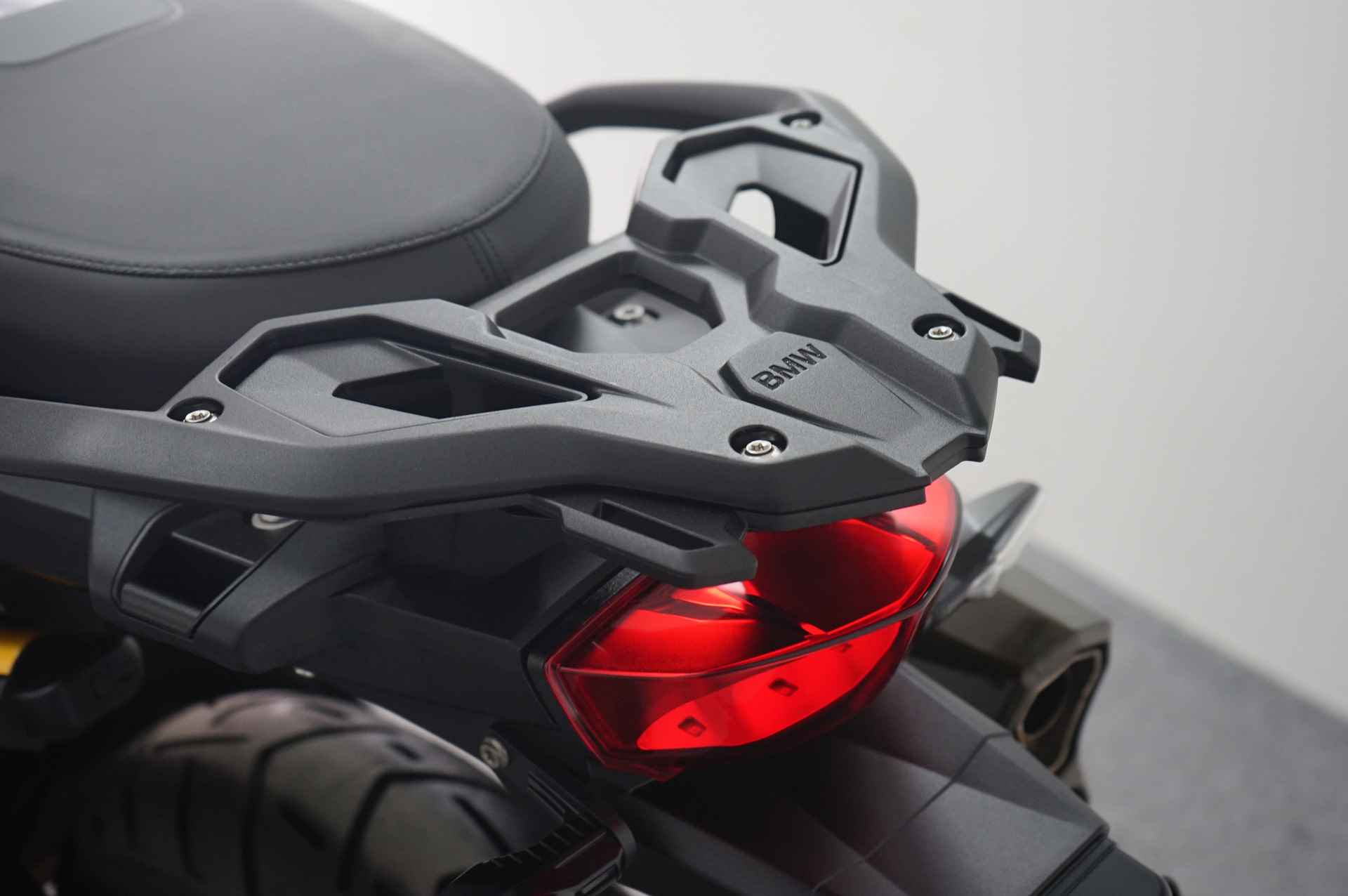 BMW F 750 GS TRIPLE BLACK STYLE - 17/22