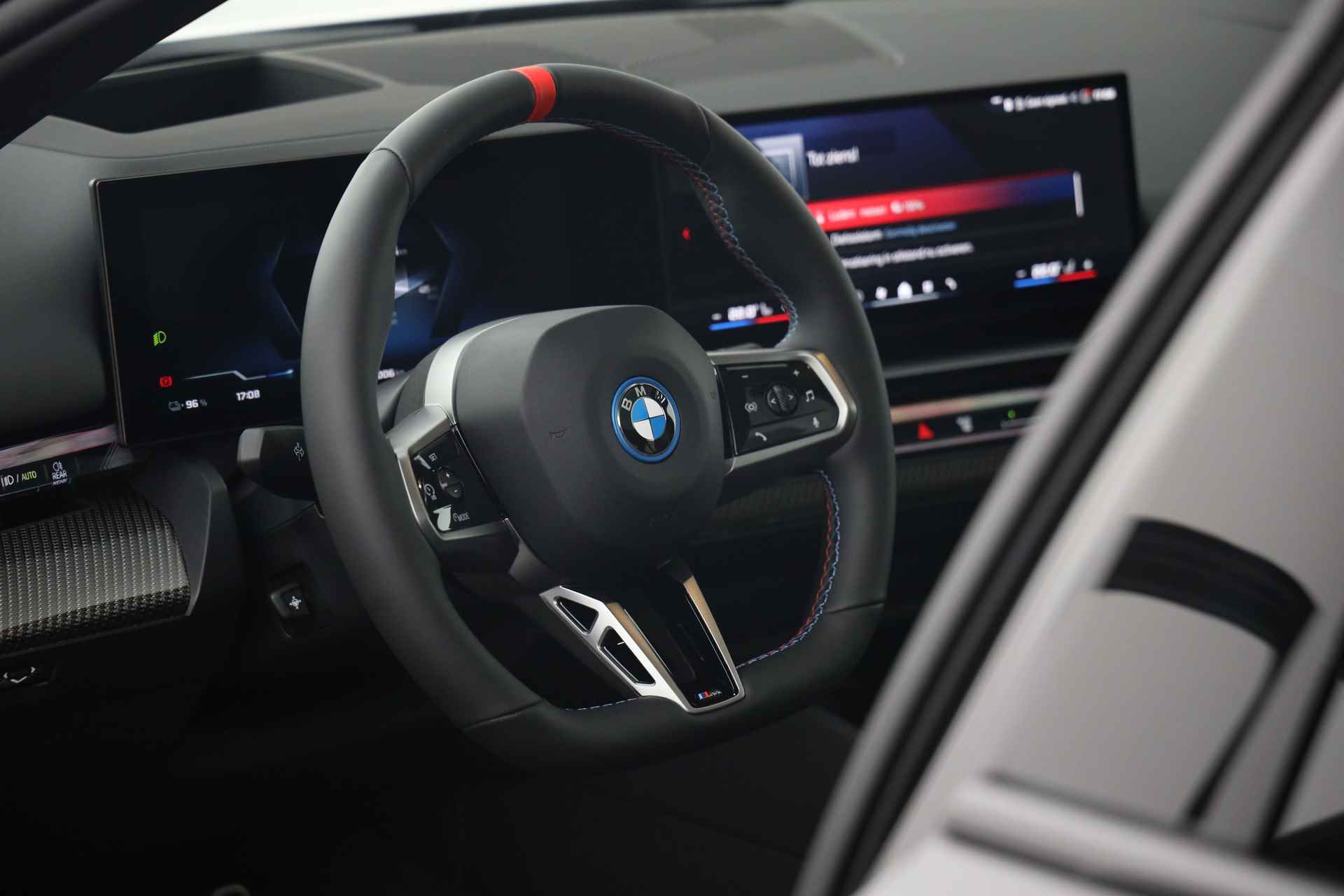 BMW i5 M60 xDrive 84 kWh M Sport Pro | Driving Assistant Pro | Pano | HUD | Deep Frozen Grey  | 21 inch - 11/42