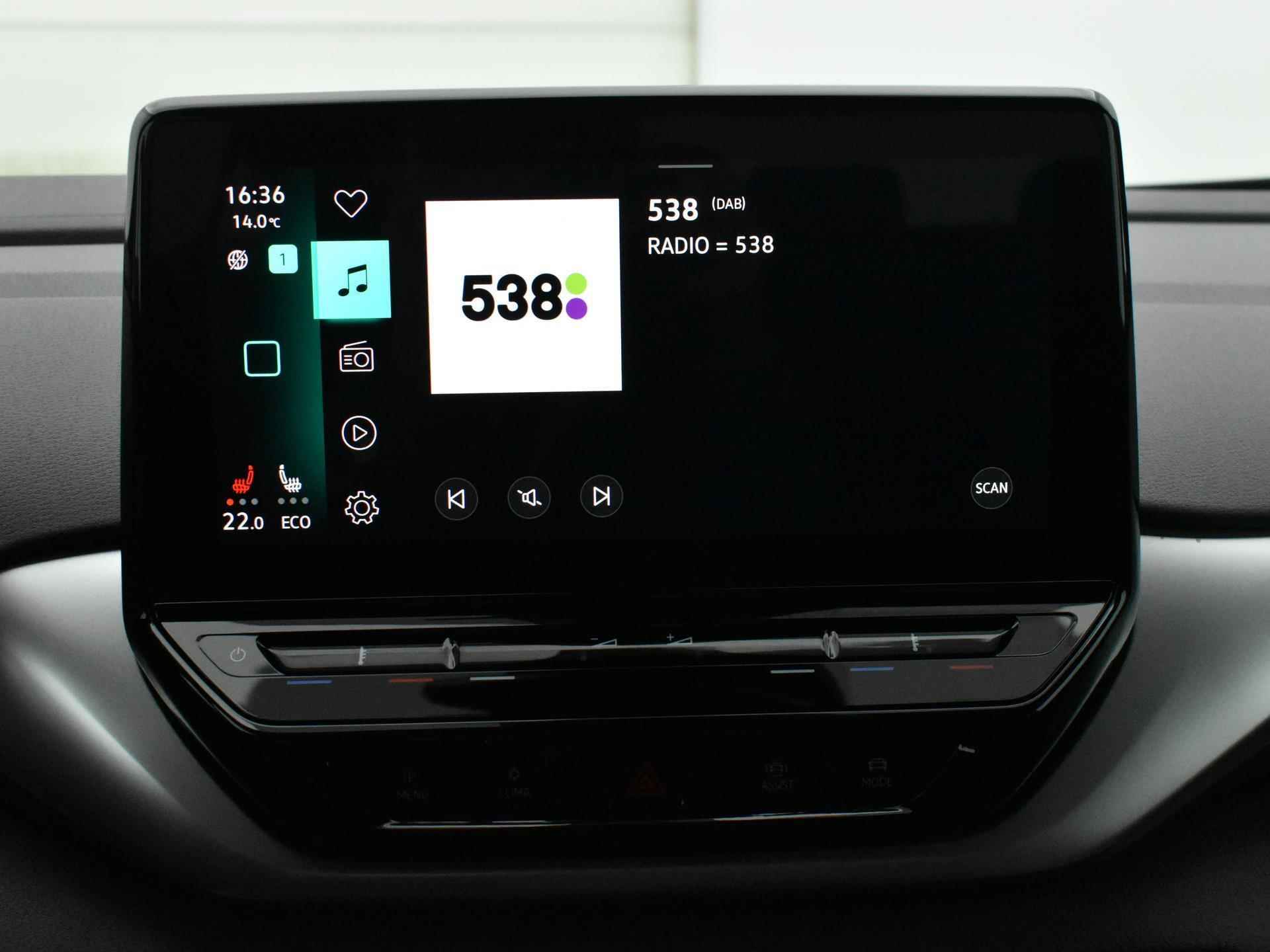 Volkswagen ID.4 First 77 kWh [ Warmtepomp | Navigatie | Camera | Parkeersensoren | Stoelverwarming | Cruise Control Adaptief | Climate Control | Rijprofielen | Apple/Android Carplay | 20'' Lichtmetalen velgen - 9/23