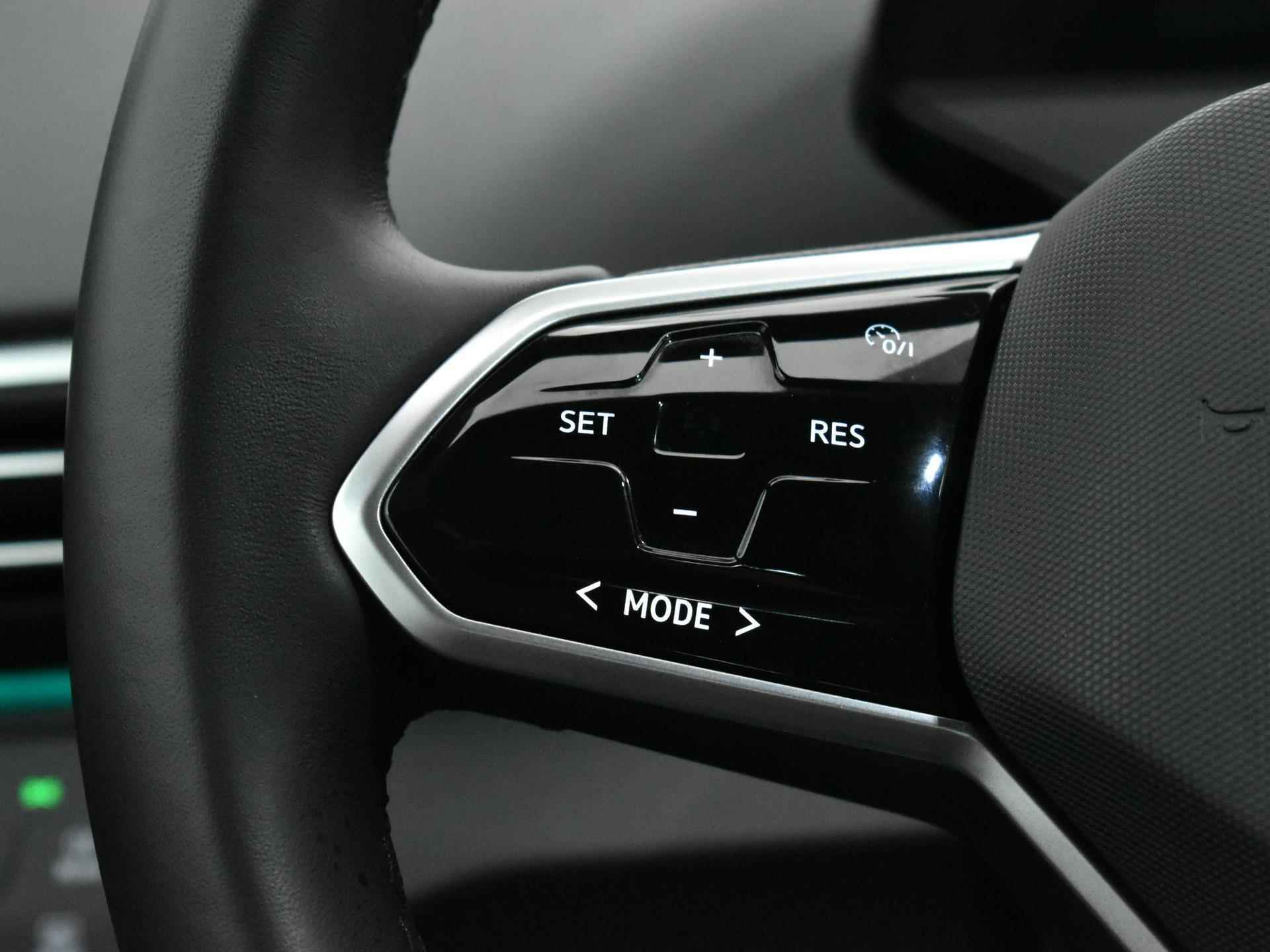 Volkswagen ID.4 First 77 kWh [ Warmtepomp | Navigatie | Camera | Parkeersensoren | Stoelverwarming | Cruise Control Adaptief | Climate Control | Rijprofielen | Apple/Android Carplay | 20'' Lichtmetalen velgen - 20/23