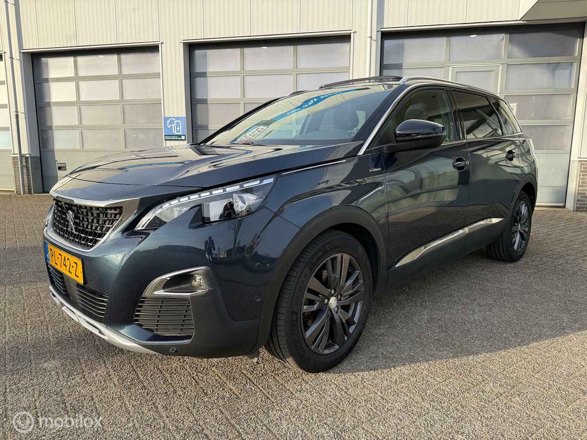 PEUGEOT 5008 130 PK GT LINE PANO 12 MND BOVAG RIJKLAAR PRIJS