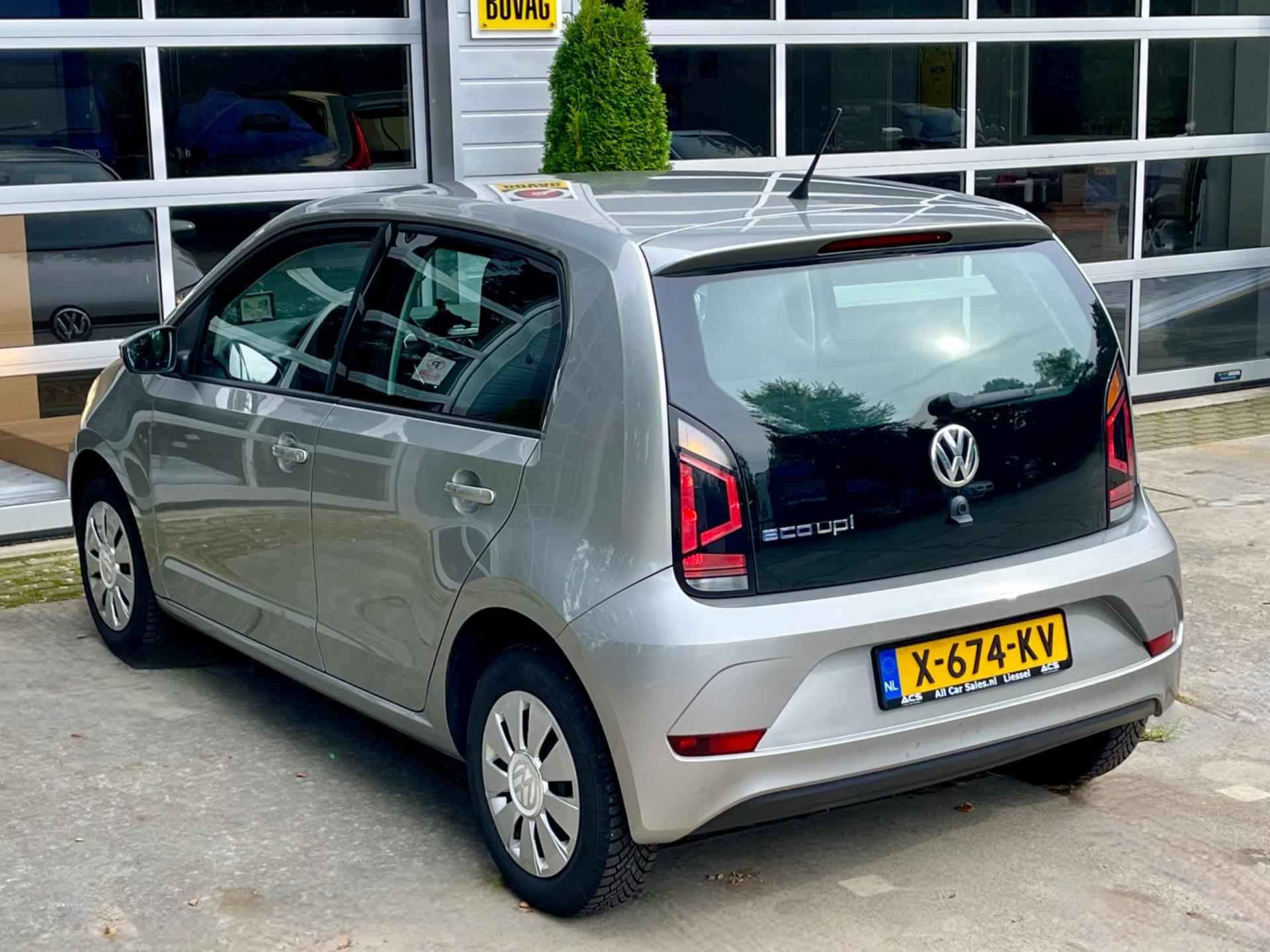 Volkswagen Up! 1.0 EcoFuel move up! (CNG & Benzine) - 6/17