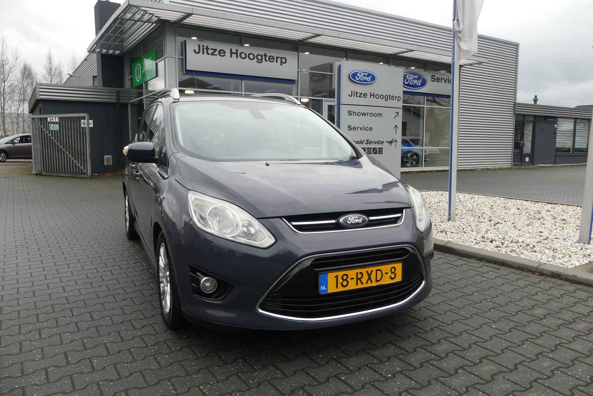 Ford Grand C-Max 1.6 EcoBoost Titanium 7p. 7 PERSOONS.NAVI.CRUISE.TREKHAAK.D RIEM VERVANGEN. - 17/19