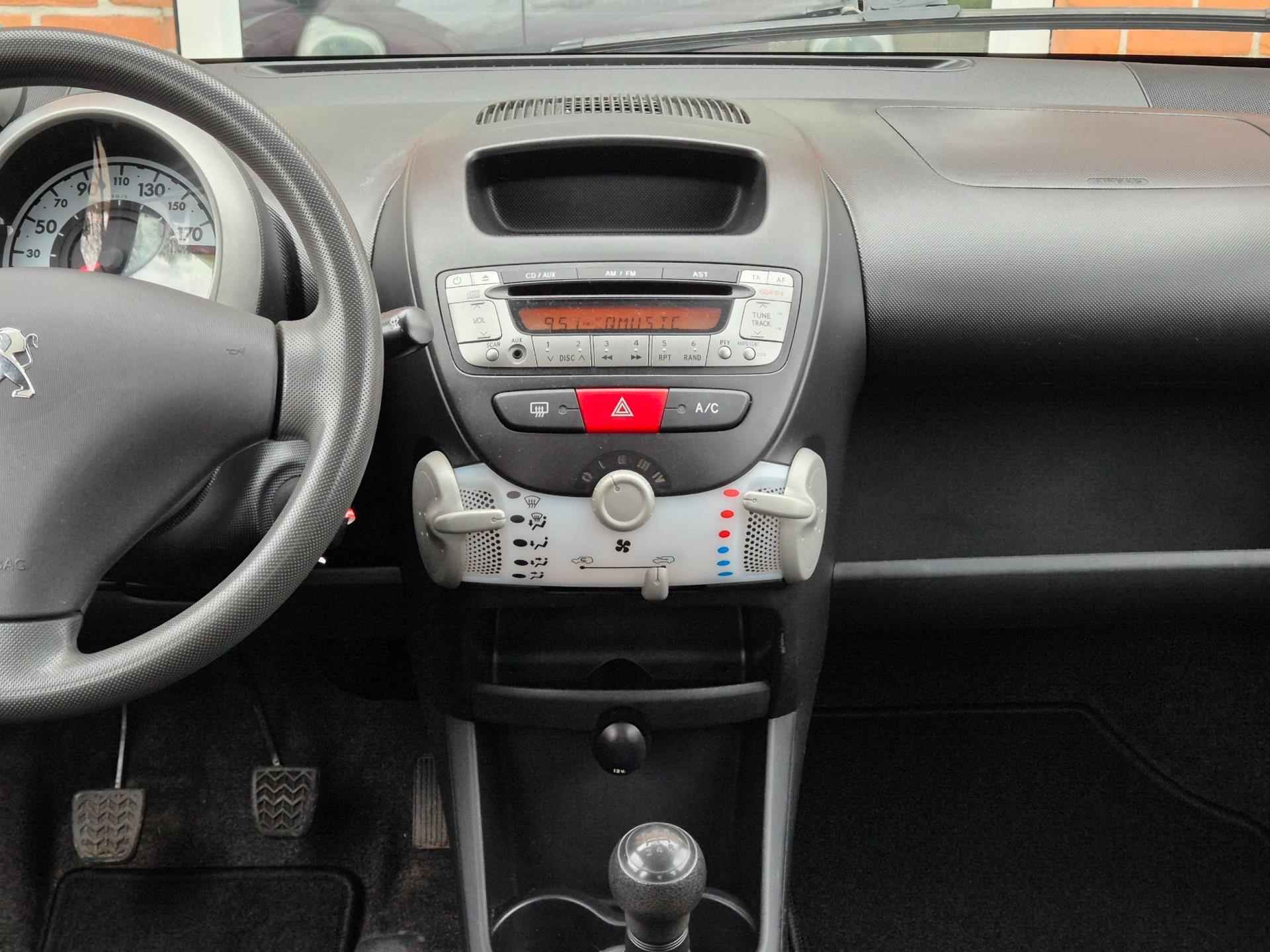 Peugeot 107 1.0 Active 68PK 5drs airco, elektr.ramen, centr.vergr, radio/cd, led RIJKLAAR - 11/18