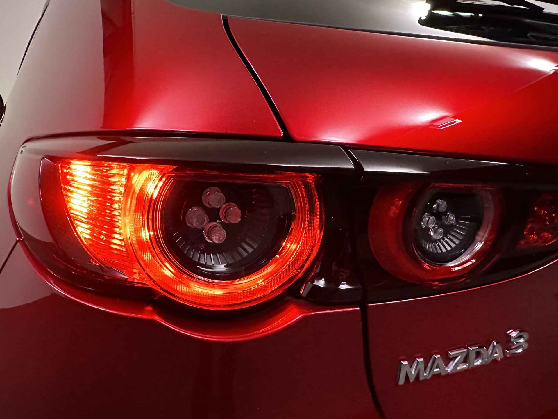 Mazda 3 2.0 e-SkyActiv-G M Hybrid 122 Comfort | Adaptive Cruise | Camera | LED | Navi | Apple Carplay | Head Up | Stuur & Stoelverwarming | - 4/36