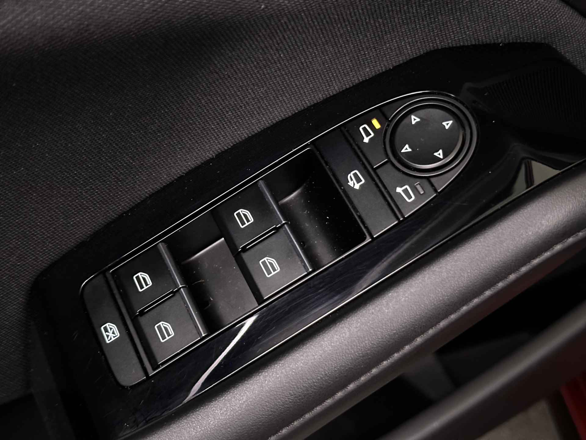 Mazda 3 2.0 e-SkyActiv-G M Hybrid 122 Comfort | Adaptive Cruise | Camera | LED | Navi | Apple Carplay | Head Up | Stuur & Stoelverwarming | - 13/36