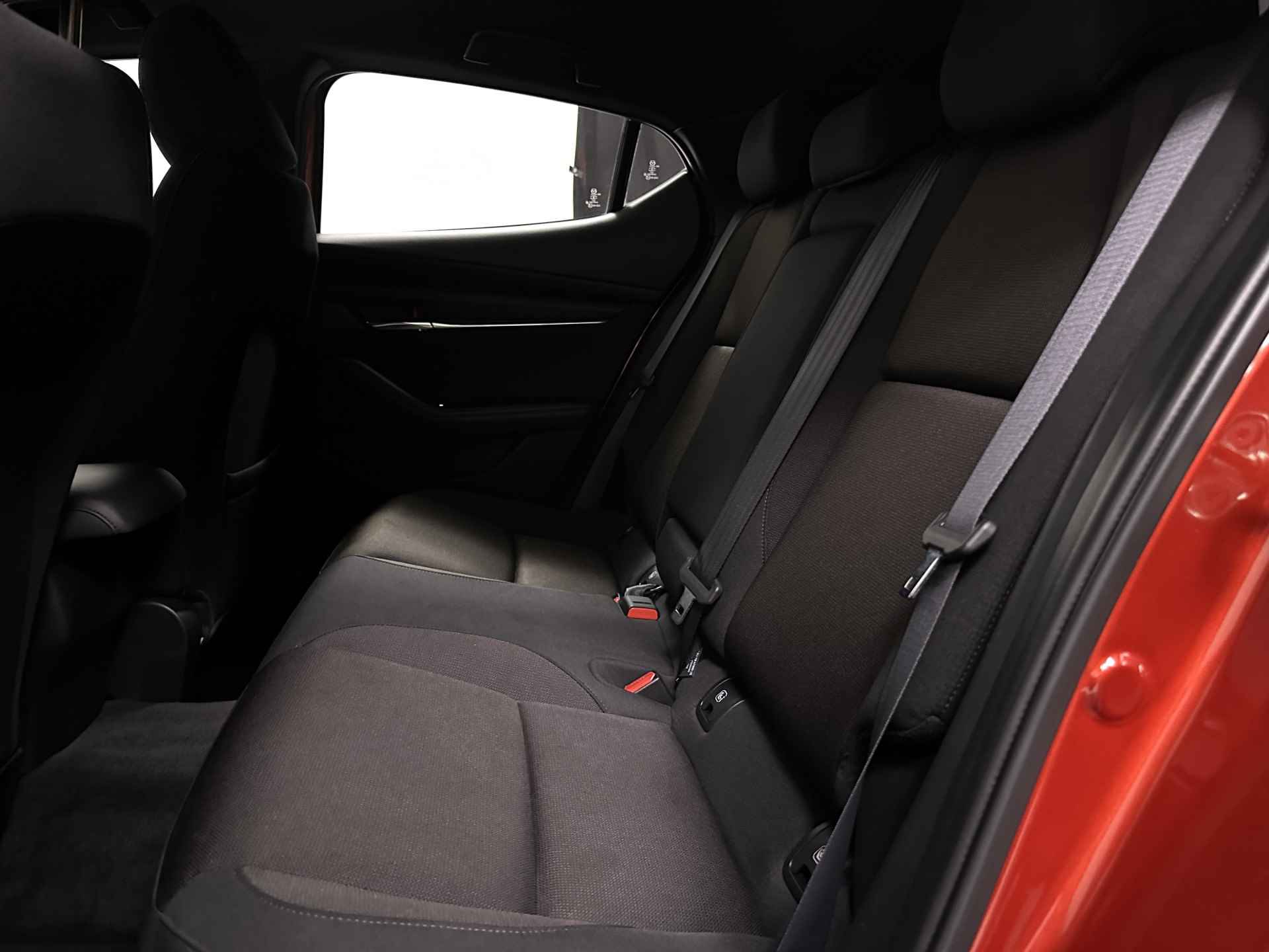 Mazda 3 2.0 e-SkyActiv-G M Hybrid 122 Comfort | Adaptive Cruise | Camera | LED | Navi | Apple Carplay | Head Up | Stuur & Stoelverwarming | - 14/36