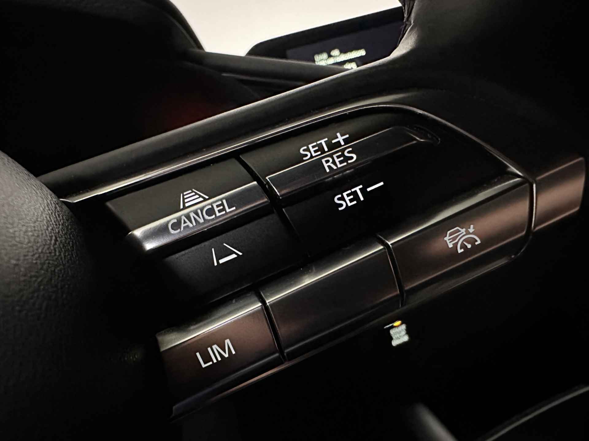 Mazda 3 2.0 e-SkyActiv-G M Hybrid 122 Comfort | Adaptive Cruise | Camera | LED | Navi | Apple Carplay | Head Up | Stuur & Stoelverwarming | - 16/36