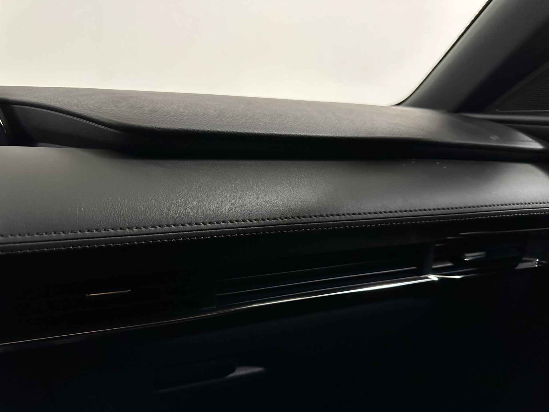 Mazda 3 2.0 e-SkyActiv-G M Hybrid 122 Comfort | Adaptive Cruise | Camera | LED | Navi | Apple Carplay | Head Up | Stuur & Stoelverwarming | - 21/36