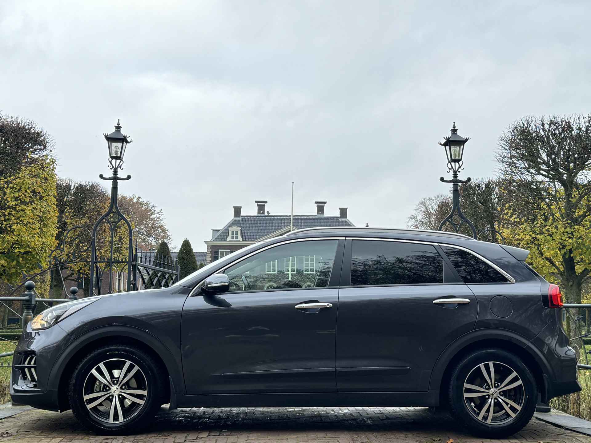 Kia Niro 1.6 GDi Hybrid ComfortLine | NAVI | CLIMA | CAMERA | LANE ASSIST | PARK SENS. V+A | APPLE CARPLAY/ANDROID AUTO | STOEL + STUUR V - 2/38