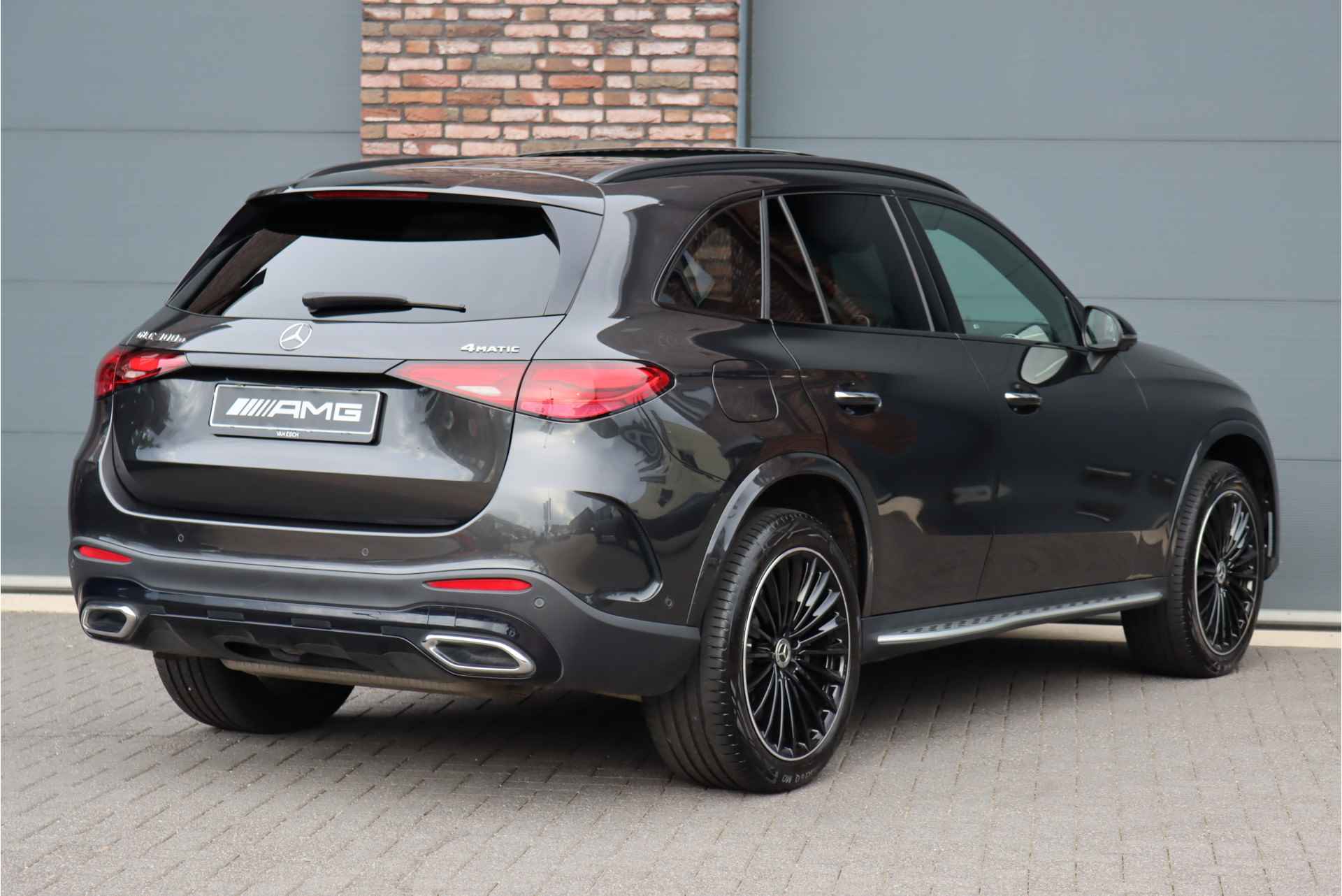 Mercedes-Benz GLC 300e 4MATIC Premium AMG Line Aut9 | Distronic+ | Burmester | Memory | Trekhaak | Leder | Nightpakket | Panoramadak | Digital Light | Surround Camera | Keyless Go | Rijassistentiepakket | - 8/47