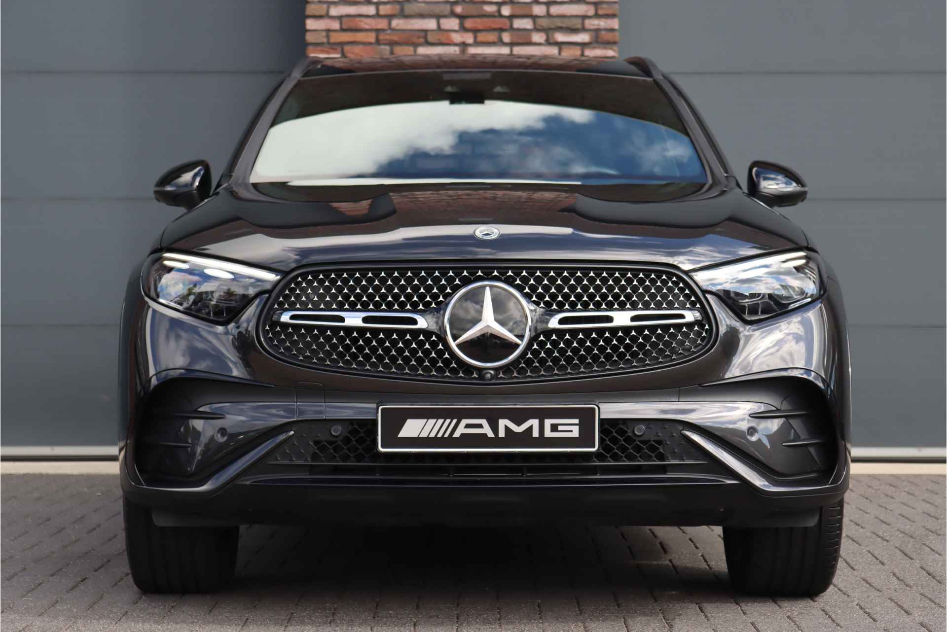 Mercedes-Benz GLC 300e 4MATIC Premium AMG Line Aut9 | Distronic+ | Burmester | Memory | Trekhaak | Leder | Nightpakket | Panoramadak | Digital Light | Surround Camera | Keyless Go | Rijassistentiepakket | - 14/47