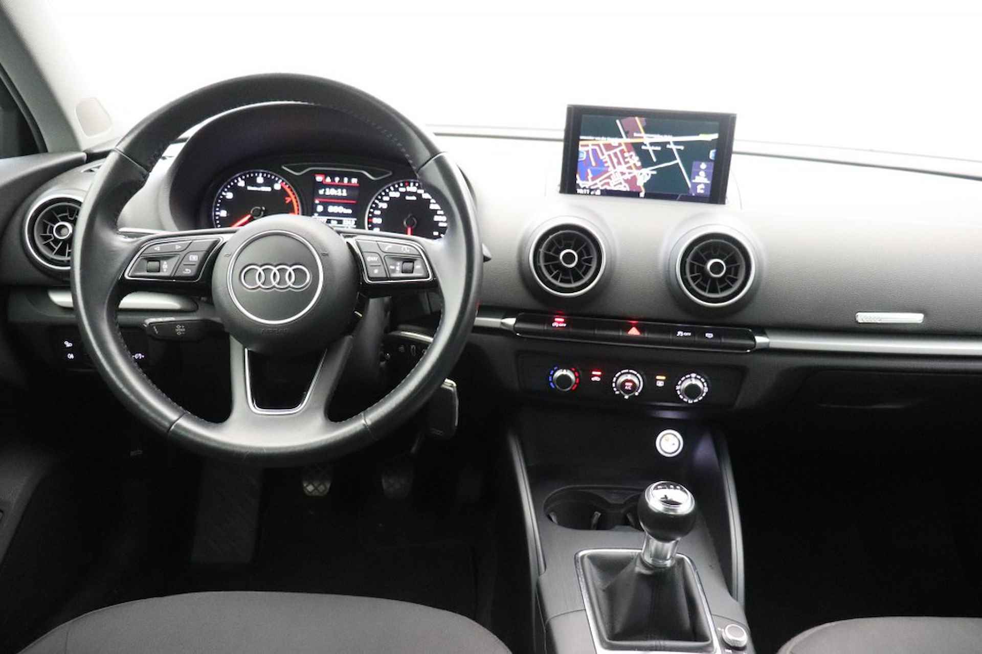 AUDI A3 30 TFSI Pro Line Pro Line - Navi, Cruise - 4/23