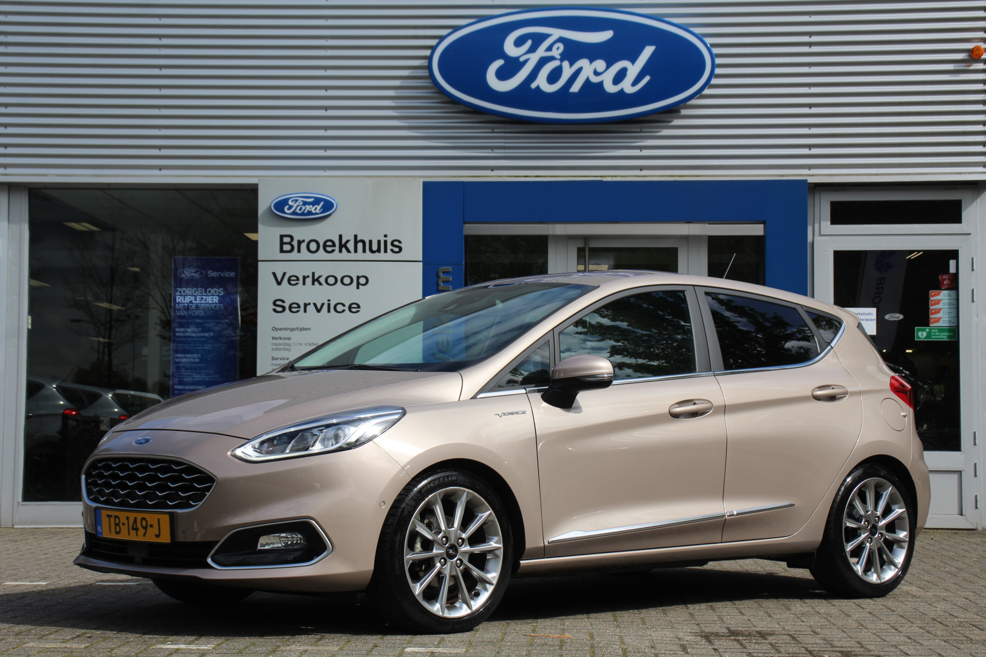 Ford Fiesta 1.0EB VIGNALE AUTOMAAT | 1e EIGENAAR! | NL-AUTO! | ADAPTIVE CRUISE | TREKHAAK | PARK SENS V+A | CAMERA | DEALER ONDERHOUDEN! bij viaBOVAG.nl