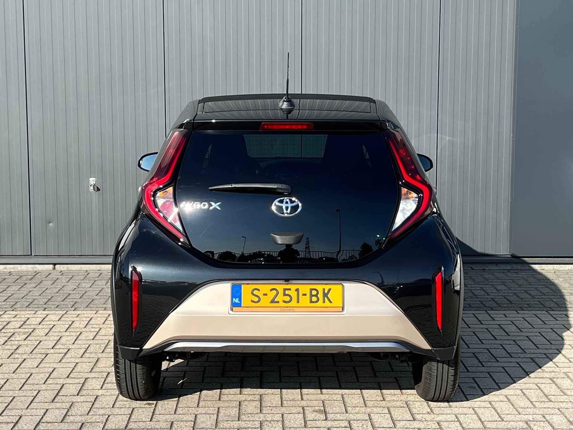 Toyota Aygo X 1.0 VVT-i S-CVT envy | Automaat | Cabriodak | Navigatie | Carplay - 16/29