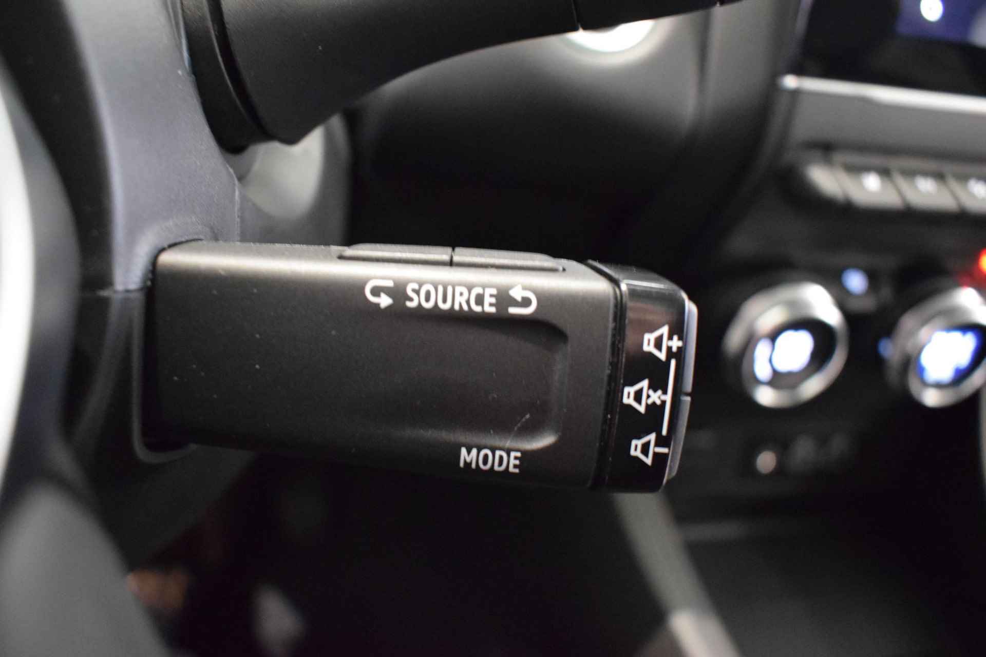 Mitsubishi ASX 1.6 HEV AT Instyle | Schuif/Kantel dak | Parkeersensoren | Dodehoek sensor | Stoel/Stuurverwarming | Adaptive cruise control | Elektrische bestuurdersstoel | Navigatie | Apple Carplay/Android auto | - 41/44