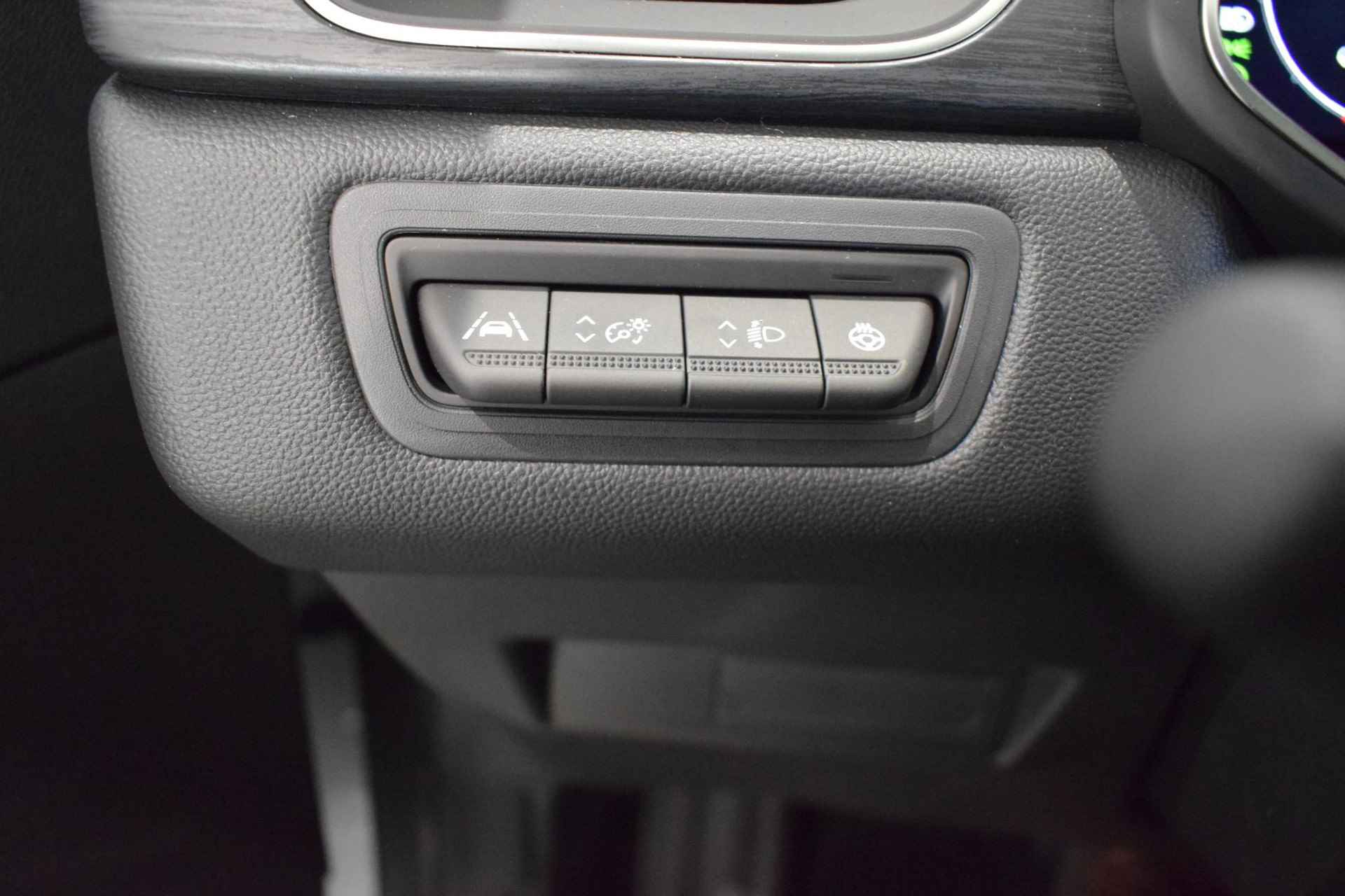 Mitsubishi ASX 1.6 HEV AT Instyle | Schuif/Kantel dak | Parkeersensoren | Dodehoek sensor | Stoel/Stuurverwarming | Adaptive cruise control | Elektrische bestuurdersstoel | Navigatie | Apple Carplay/Android auto | - 43/44