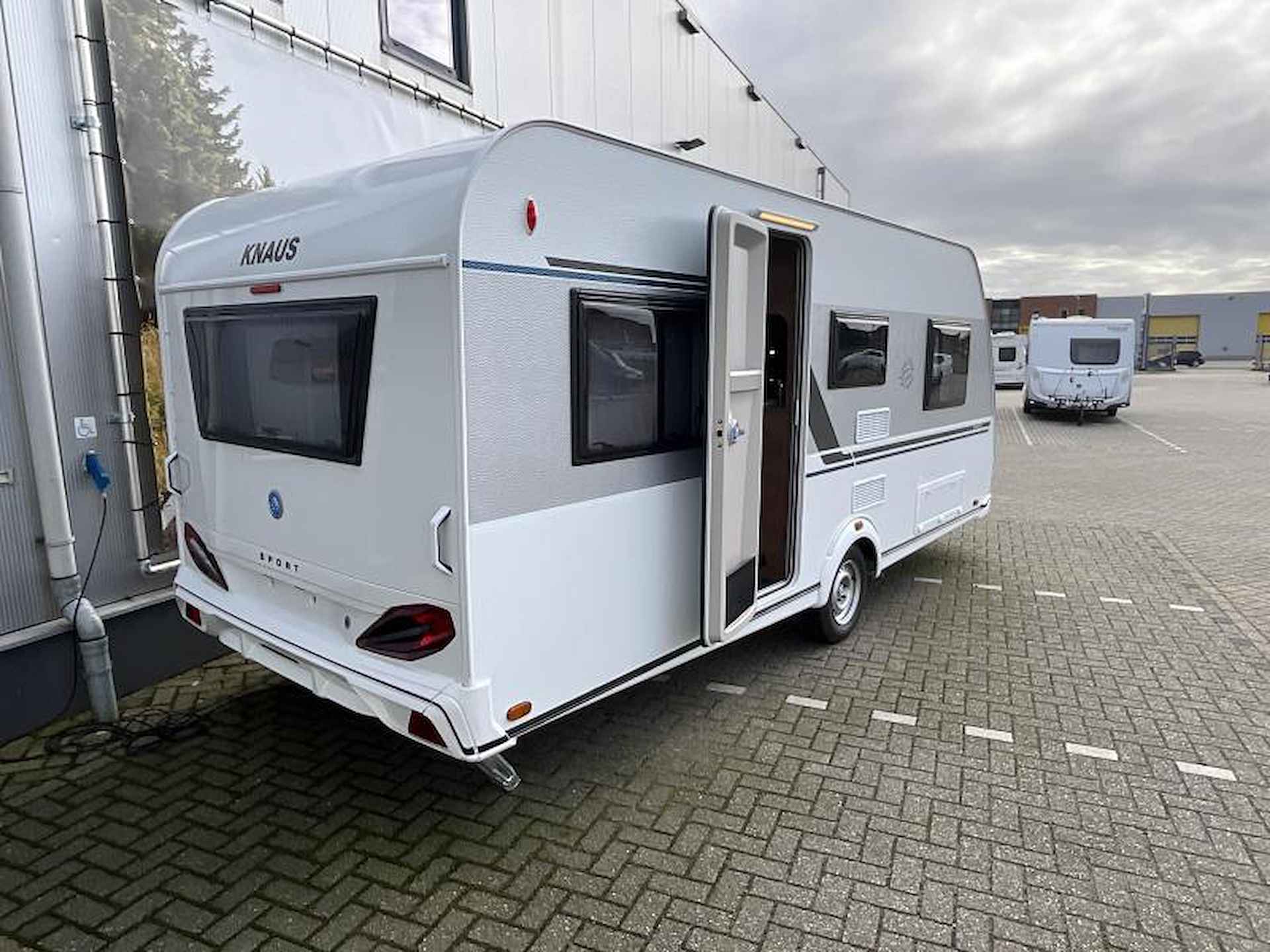 Knaus Sport 500 EU ENKELE BEDDEN- 1700 KG - 3/8