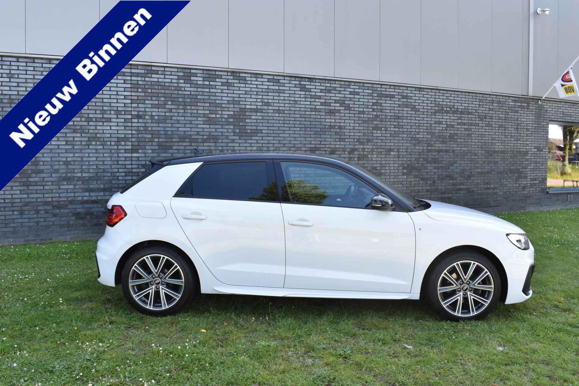 Audi A1 Sportback 30 TFSI S edition 2x S-line Automaat 2-tone - 1/57