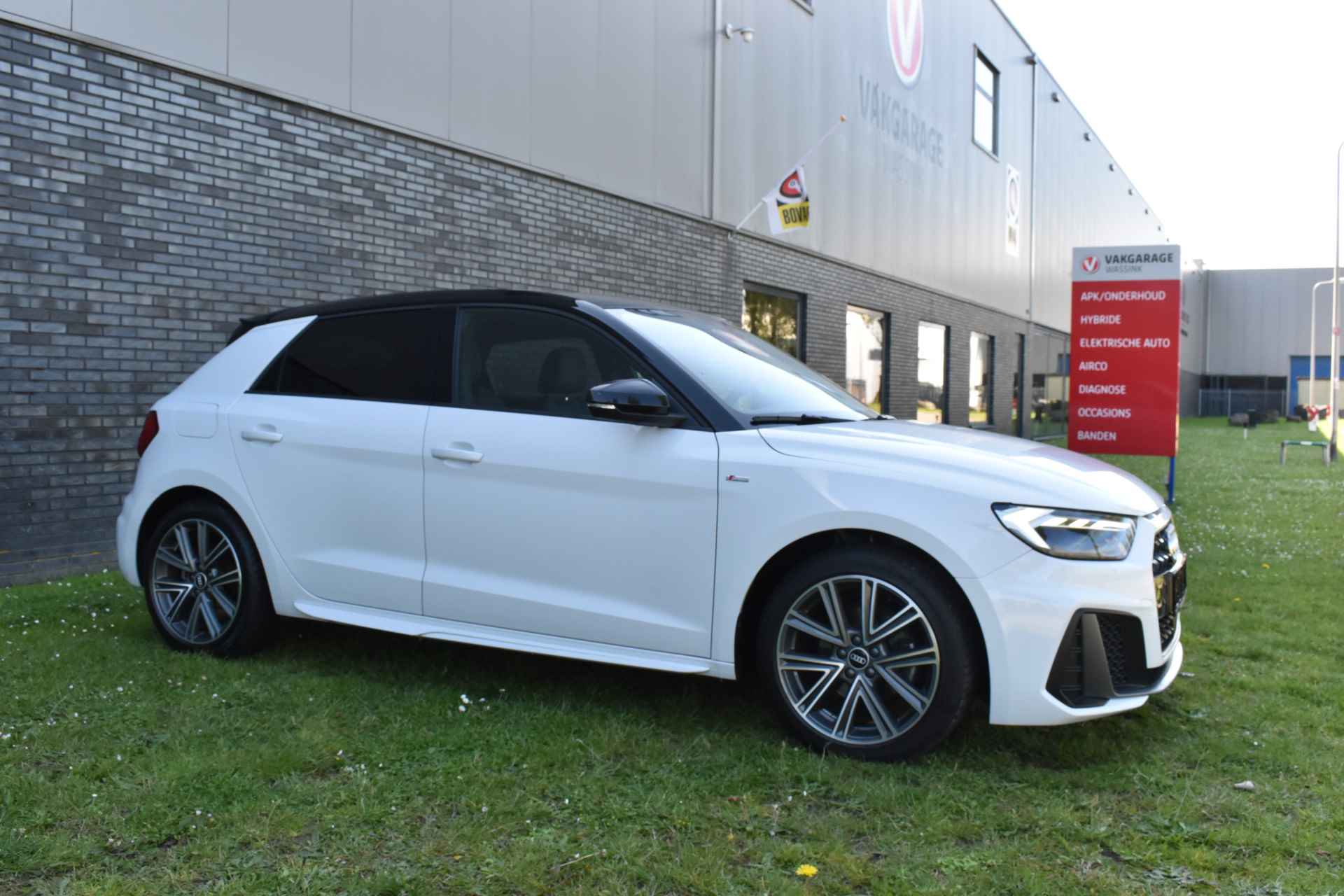 Audi A1 Sportback 30 TFSI S edition 2x S-line Automaat 2-tone - 9/57