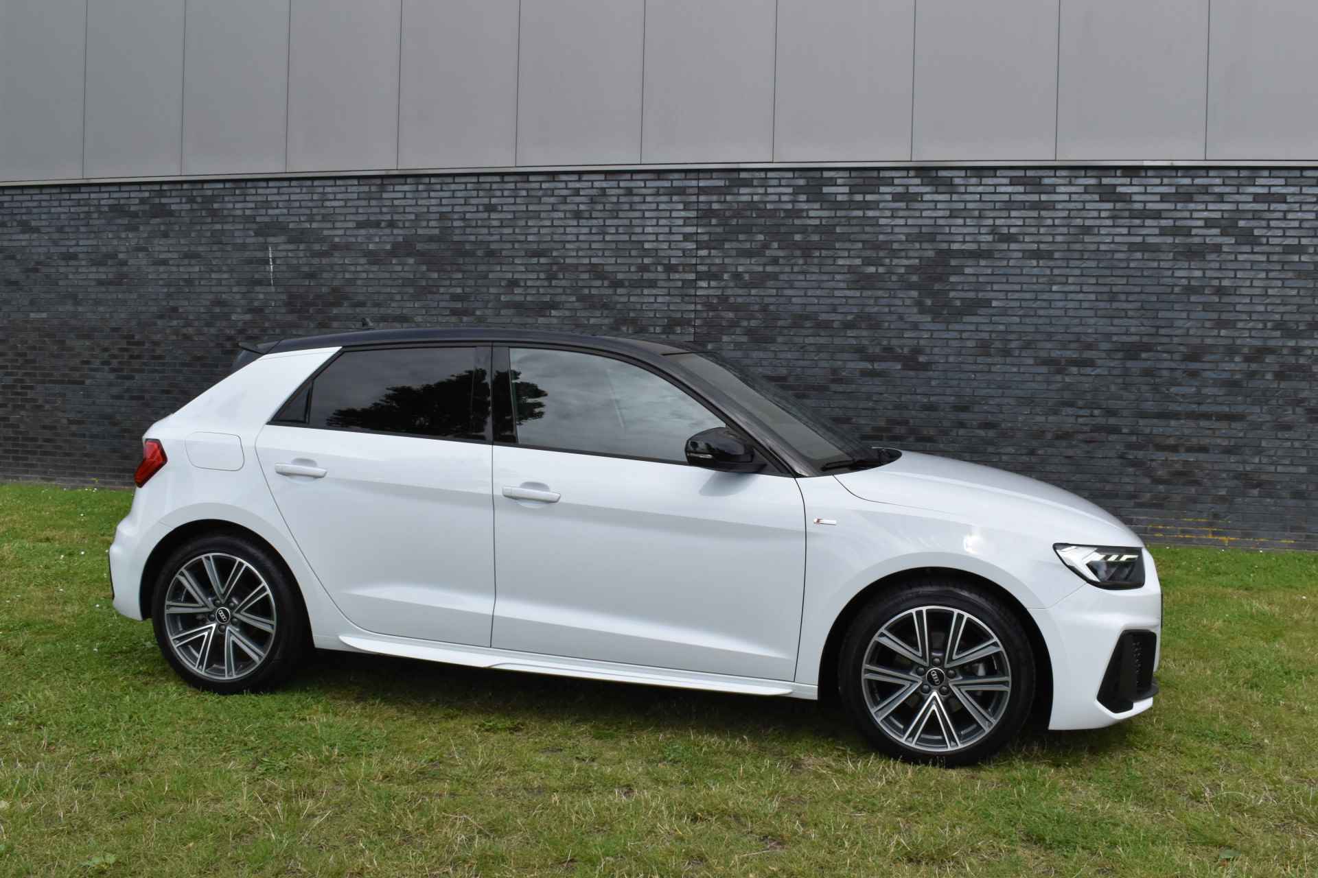 Audi A1 Sportback 30 TFSI S edition 2x S-line Automaat 2-tone - 11/57