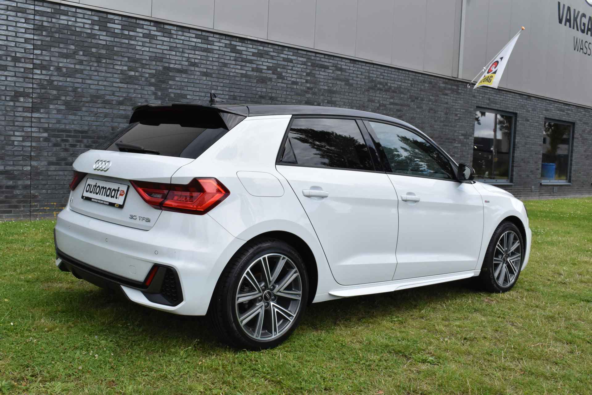 Audi A1 Sportback 30 TFSI S edition 2x S-line Automaat 2-tone - 12/57