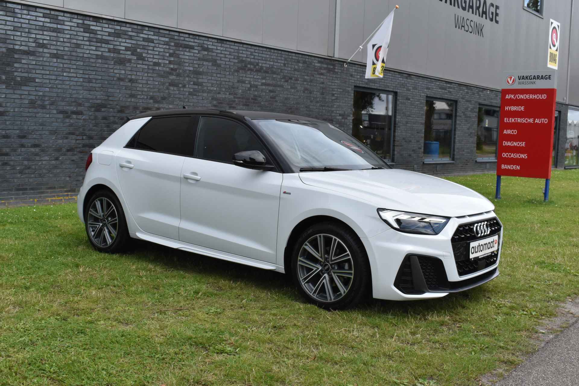 Audi A1 Sportback 30 TFSI S edition 2x S-line Automaat 2-tone - 16/57