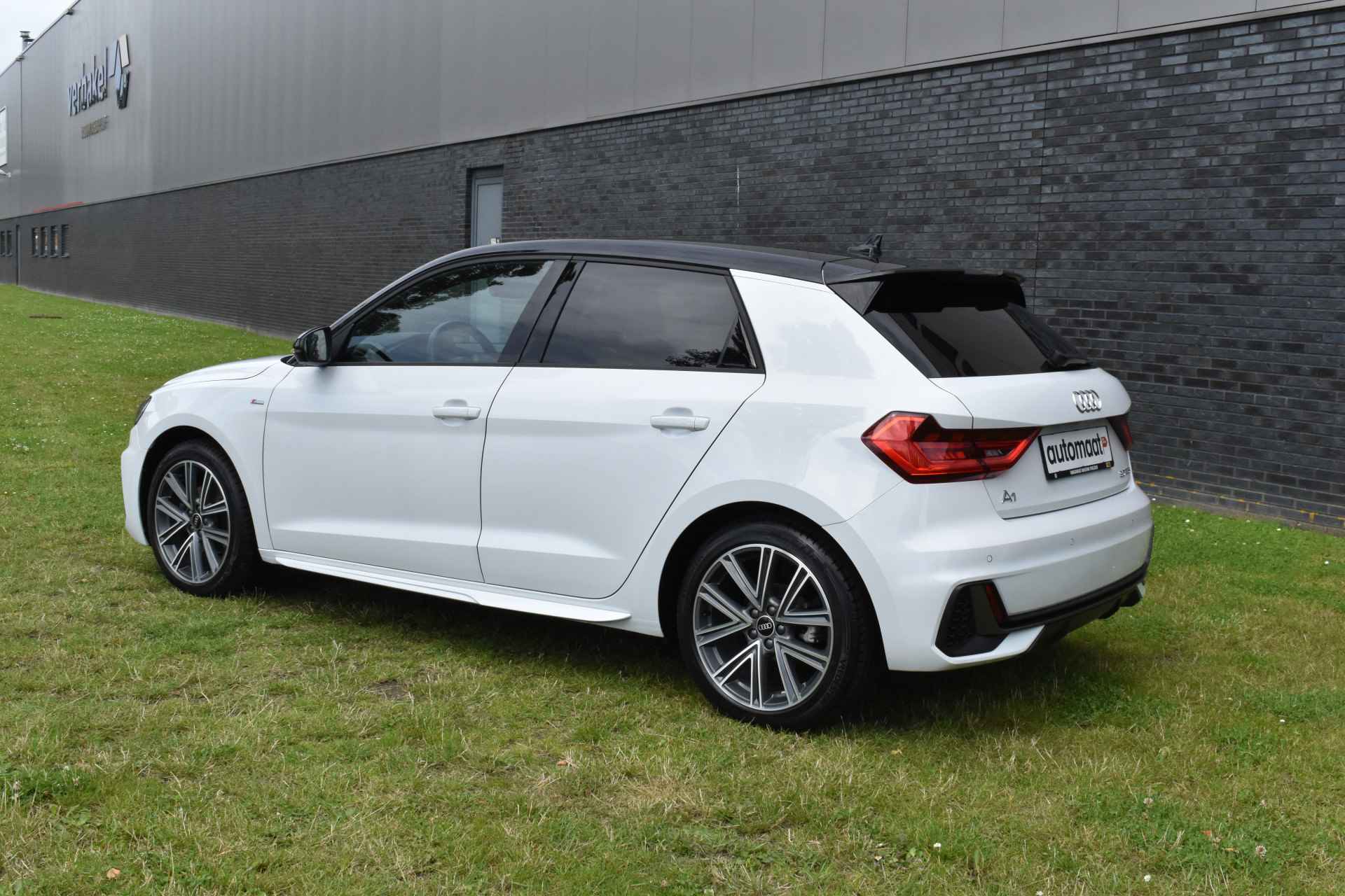 Audi A1 Sportback 30 TFSI S edition 2x S-line Automaat 2-tone - 19/57