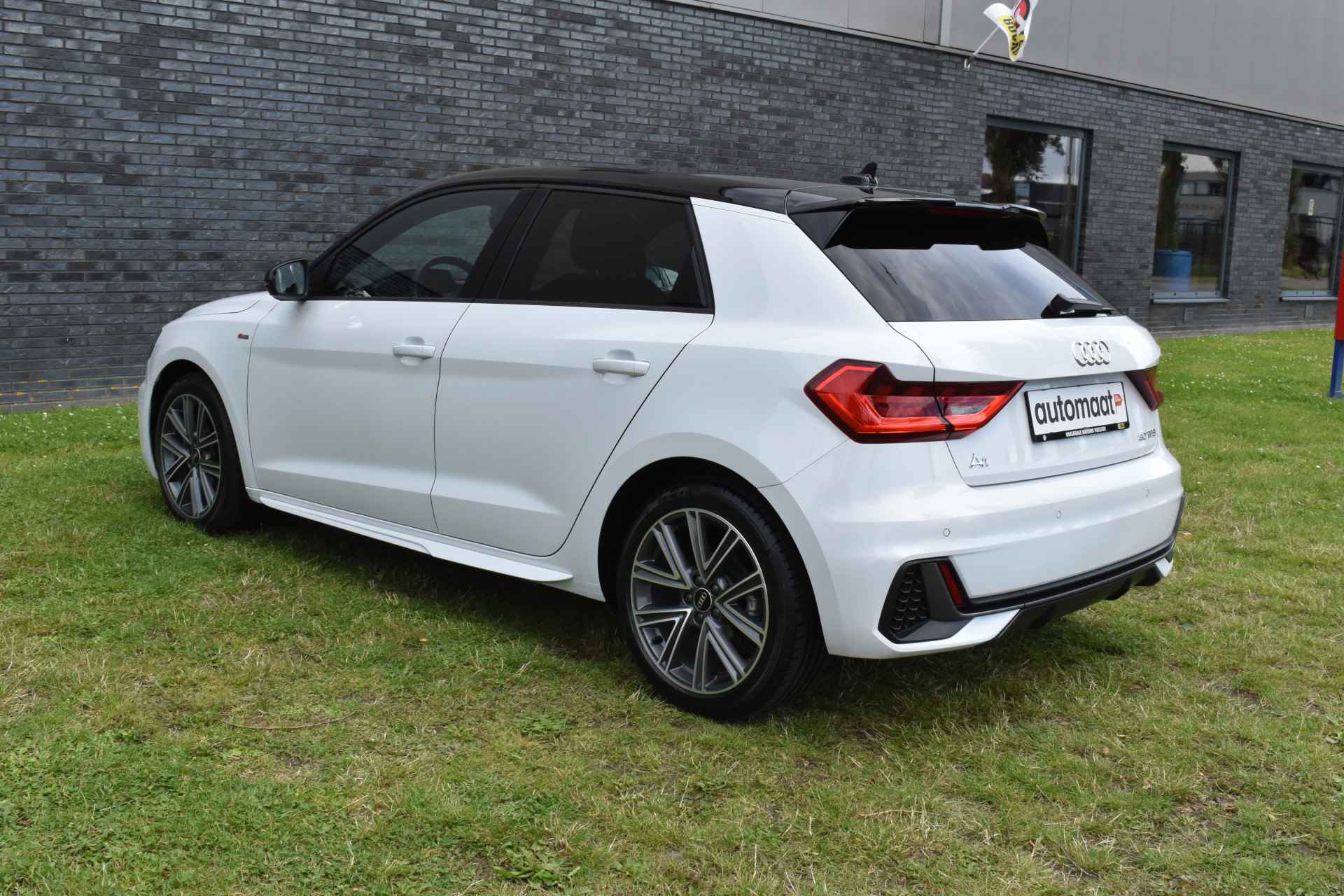 Audi A1 Sportback 30 TFSI S edition 2x S-line Automaat 2-tone - 23/57