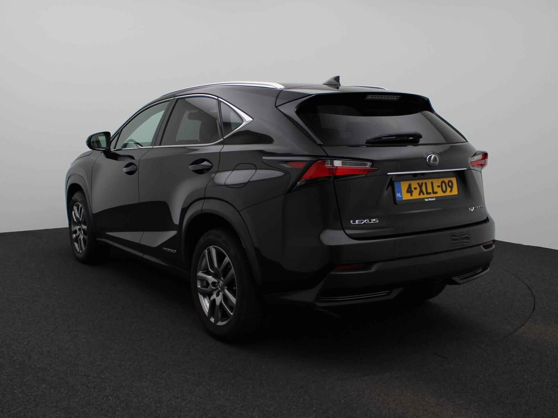 Lexus NX 300h AWD Business Line Pro | Climate Control | Parkeersensoren | Lederen Bekleding | Achteruitrijcamera | Stoelverwarming | - 2/36