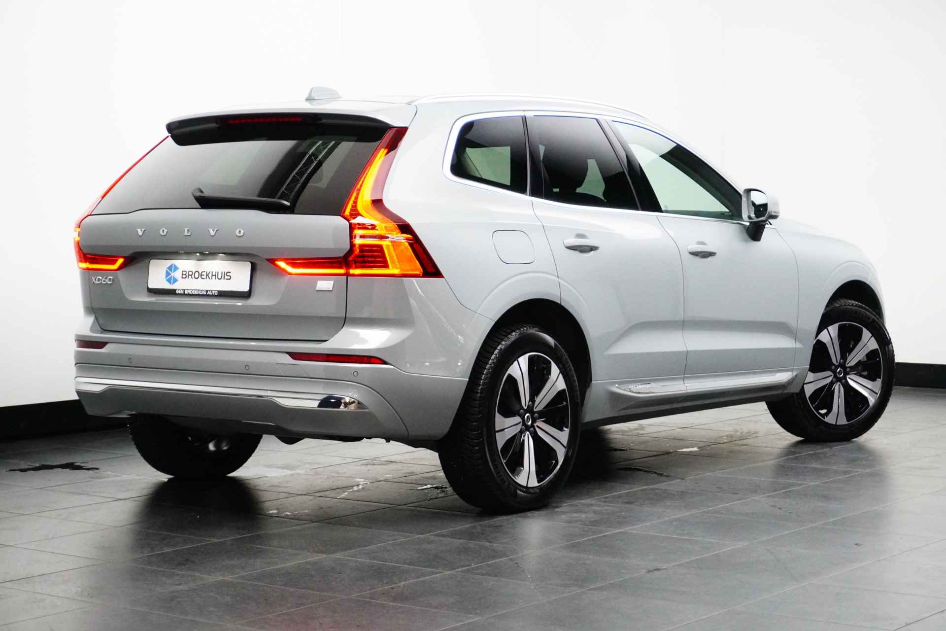 Volvo XC60 2.0 Recharge T6 AWD Plus Bright | Adaptive Cruise | Panoramadak | Camera | Stuur/stoelverwarming | Memory-seats | DAB | Trekhaak - 6/34