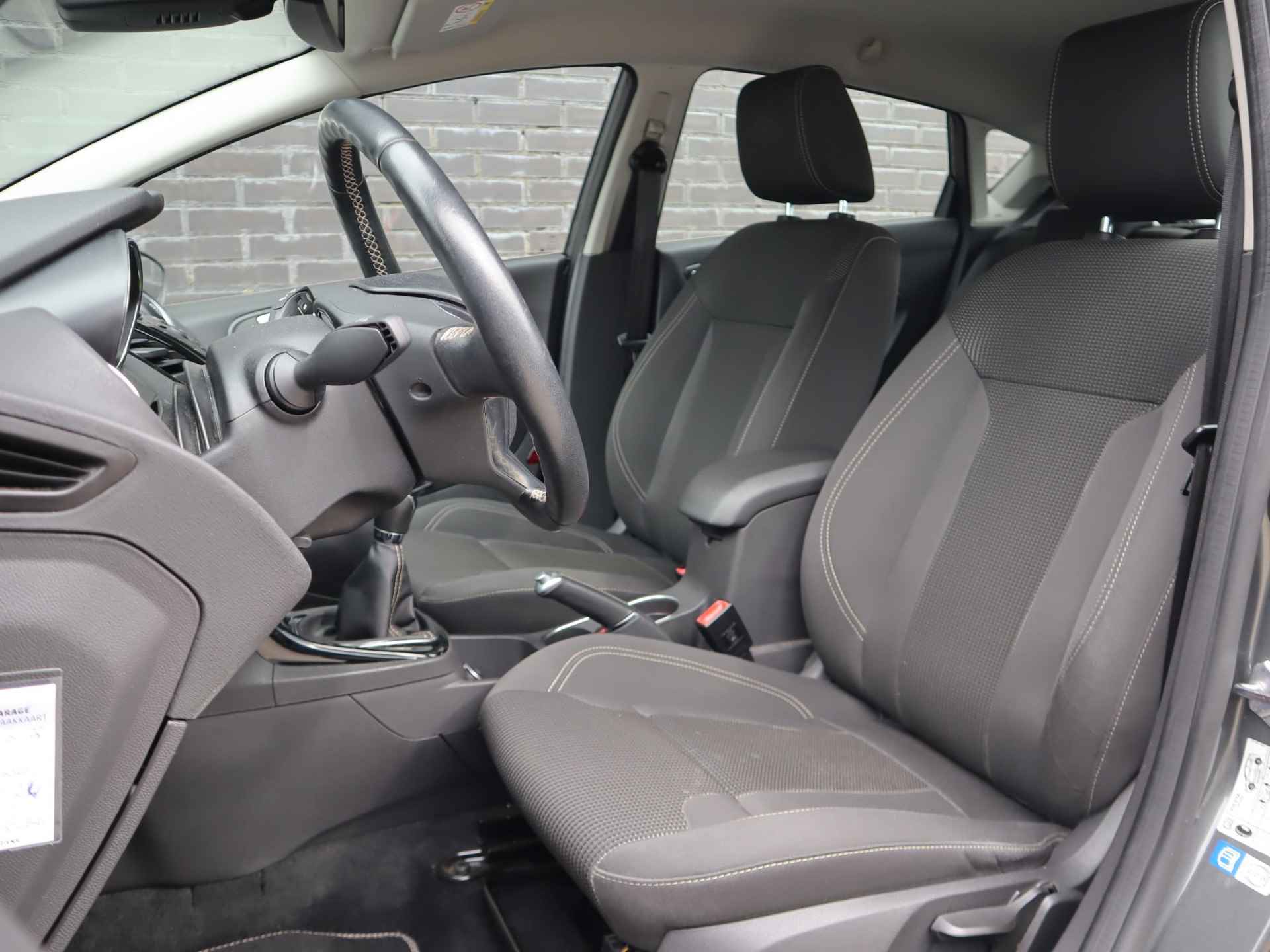 Ford Fiesta 1.0 EcoBoost Titanium 100pk | Cruise control | Navigatie | Parkeer sensoren | Lichtmetalen velgen | Voorruitverwarming - 10/39