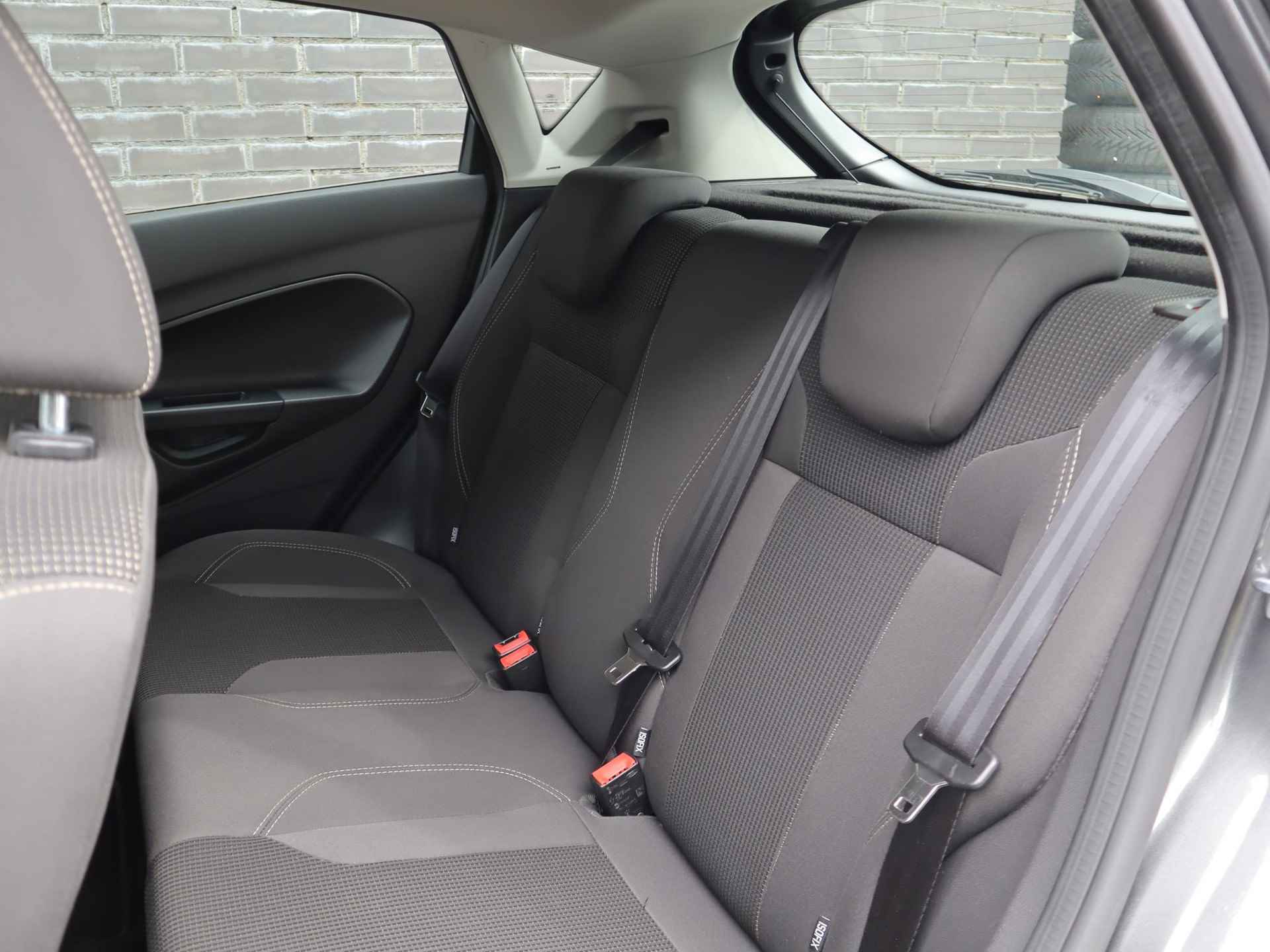 Ford Fiesta 1.0 EcoBoost Titanium 100pk | Cruise control | Navigatie | Parkeer sensoren | Lichtmetalen velgen | Voorruitverwarming - 12/39