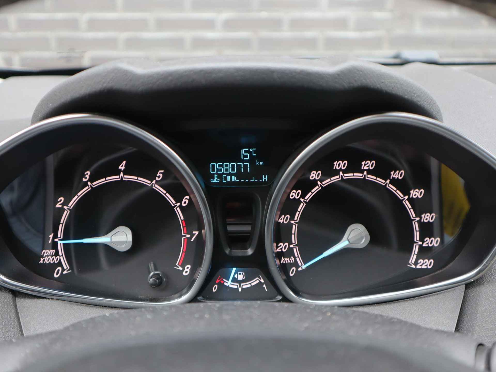 Ford Fiesta 1.0 EcoBoost Titanium 100pk | Cruise control | Navigatie | Parkeer sensoren | Lichtmetalen velgen | Voorruitverwarming - 21/39