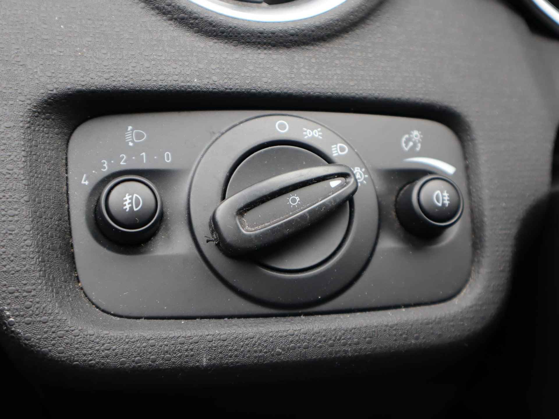 Ford Fiesta 1.0 EcoBoost Titanium 100pk | Cruise control | Navigatie | Parkeer sensoren | Lichtmetalen velgen | Voorruitverwarming - 30/39