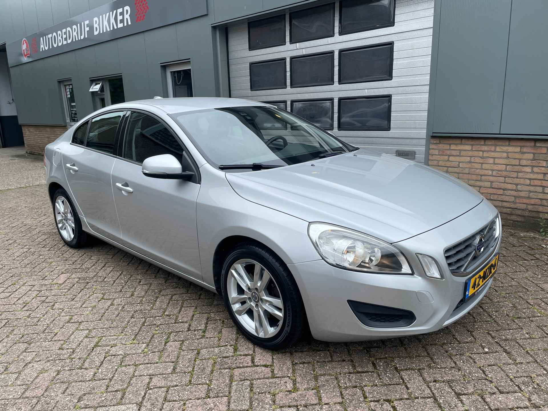 Volvo S60 1.6 T3 Base Professional - 6/16