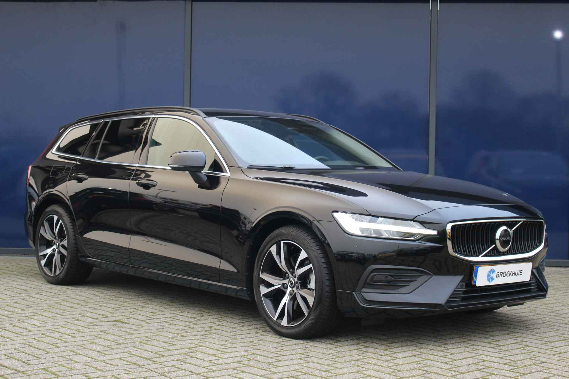 Volvo V60 2.0 B4 | IntelliSafe Pro | Adap. Cruise C. | Trekhaak | Camera | Keyless | Climate Pack | AppleCarPlay | Elec. achterklep | Carplay | Bluetooth | Achterbank verwarming | Park Assist | - 18/46