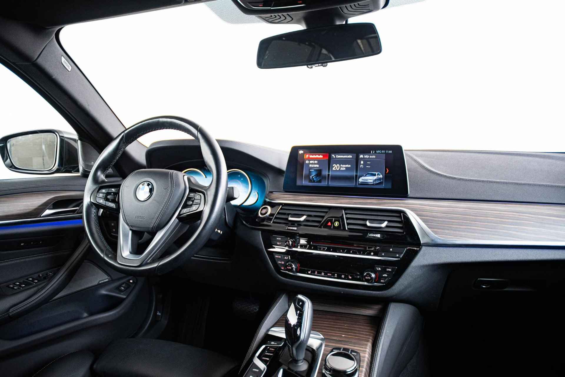 BMW 5-serie 530e iPerformance Executive Luxury Line - Schuifdak - Comfort Access - Soft-Close - Adaptive LED - Parking Assistant Plus - Driving Assistant Plus - Harman Kardon - 43/56