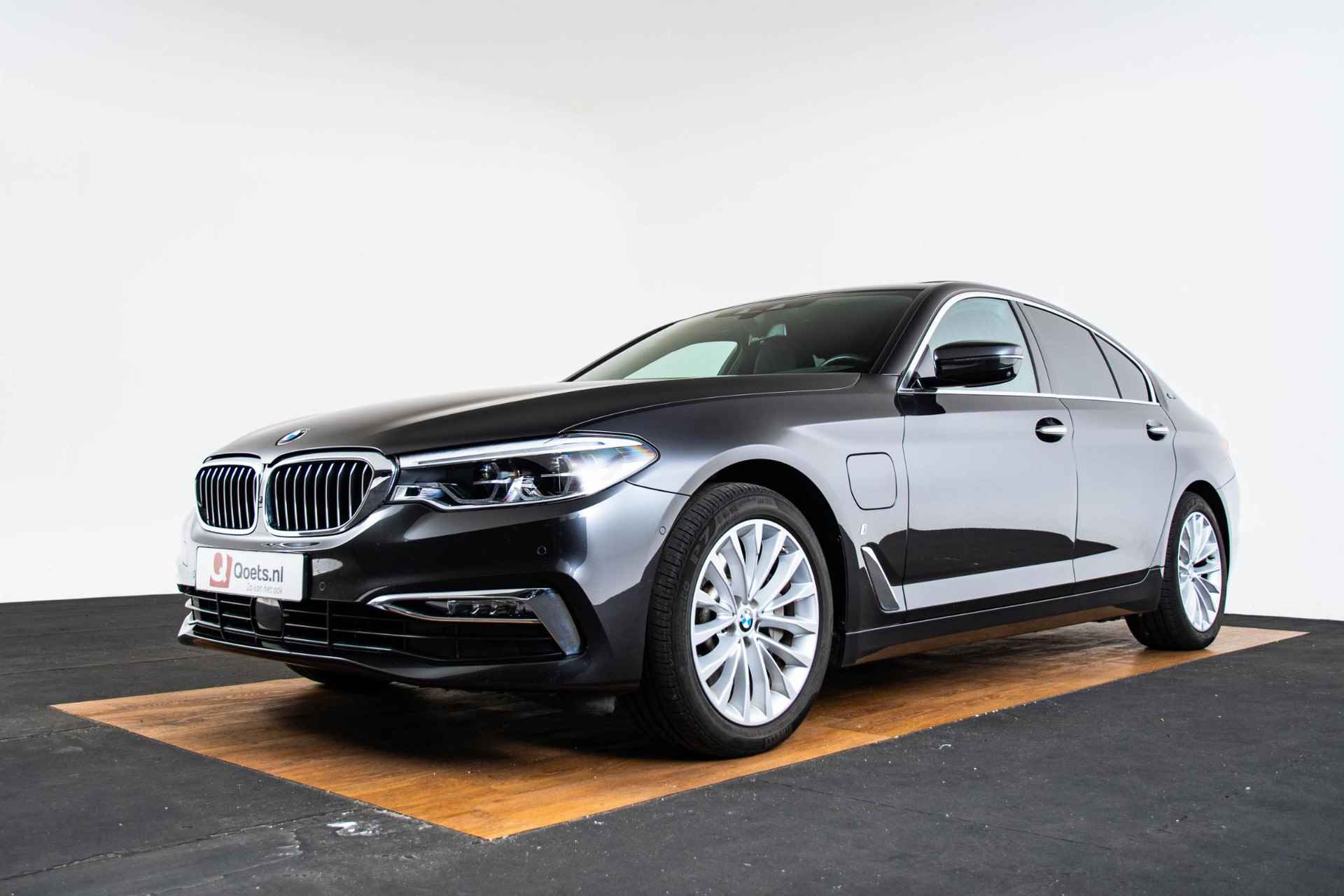 BMW 5-serie 530e iPerformance Executive Luxury Line - Schuifdak - Comfort Access - Soft-Close - Adaptive LED - Parking Assistant Plus - Driving Assistant Plus - Harman Kardon - 46/56