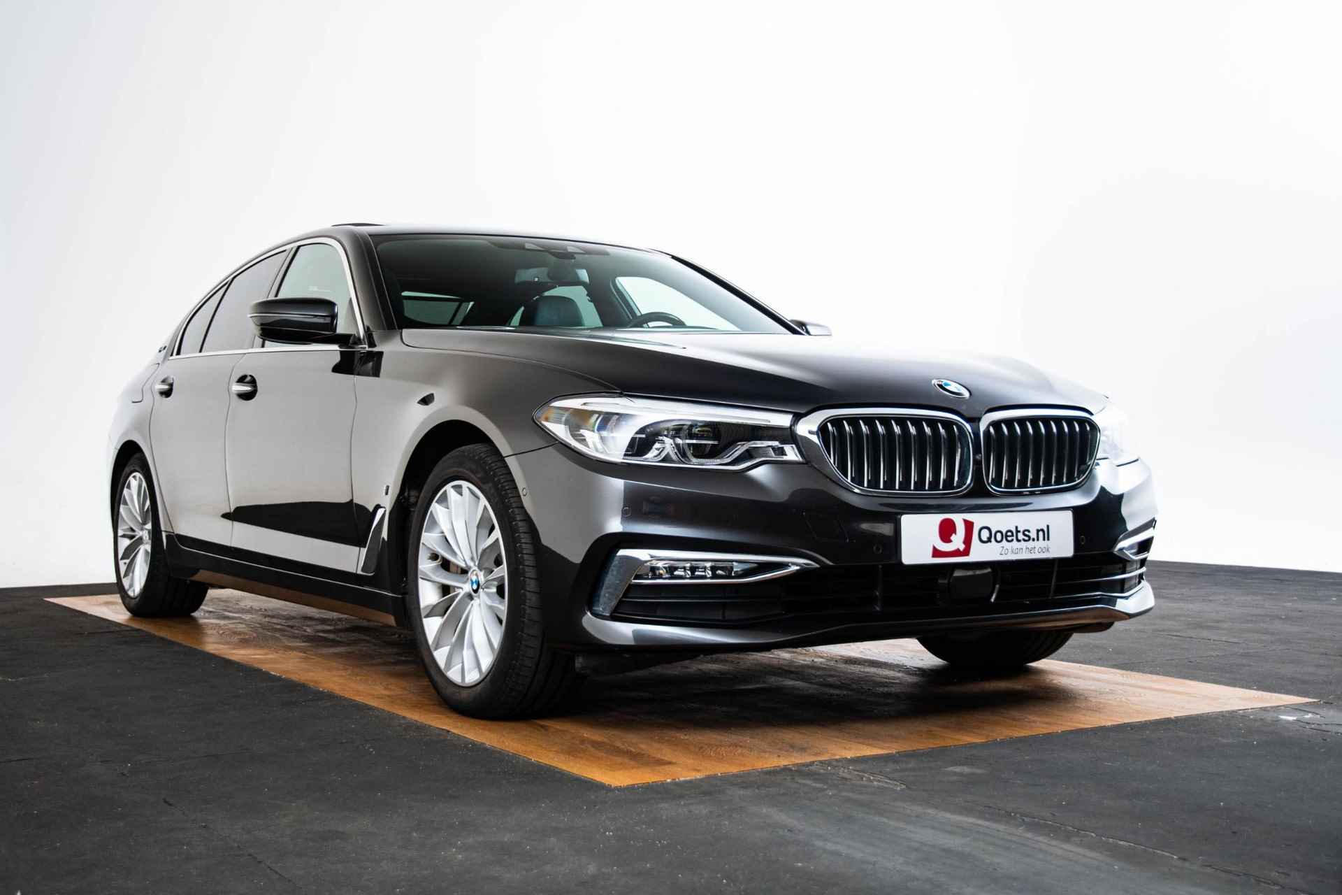 BMW 5-serie 530e iPerformance Executive Luxury Line - Schuifdak - Comfort Access - Soft-Close - Adaptive LED - Parking Assistant Plus - Driving Assistant Plus - Harman Kardon - 53/56