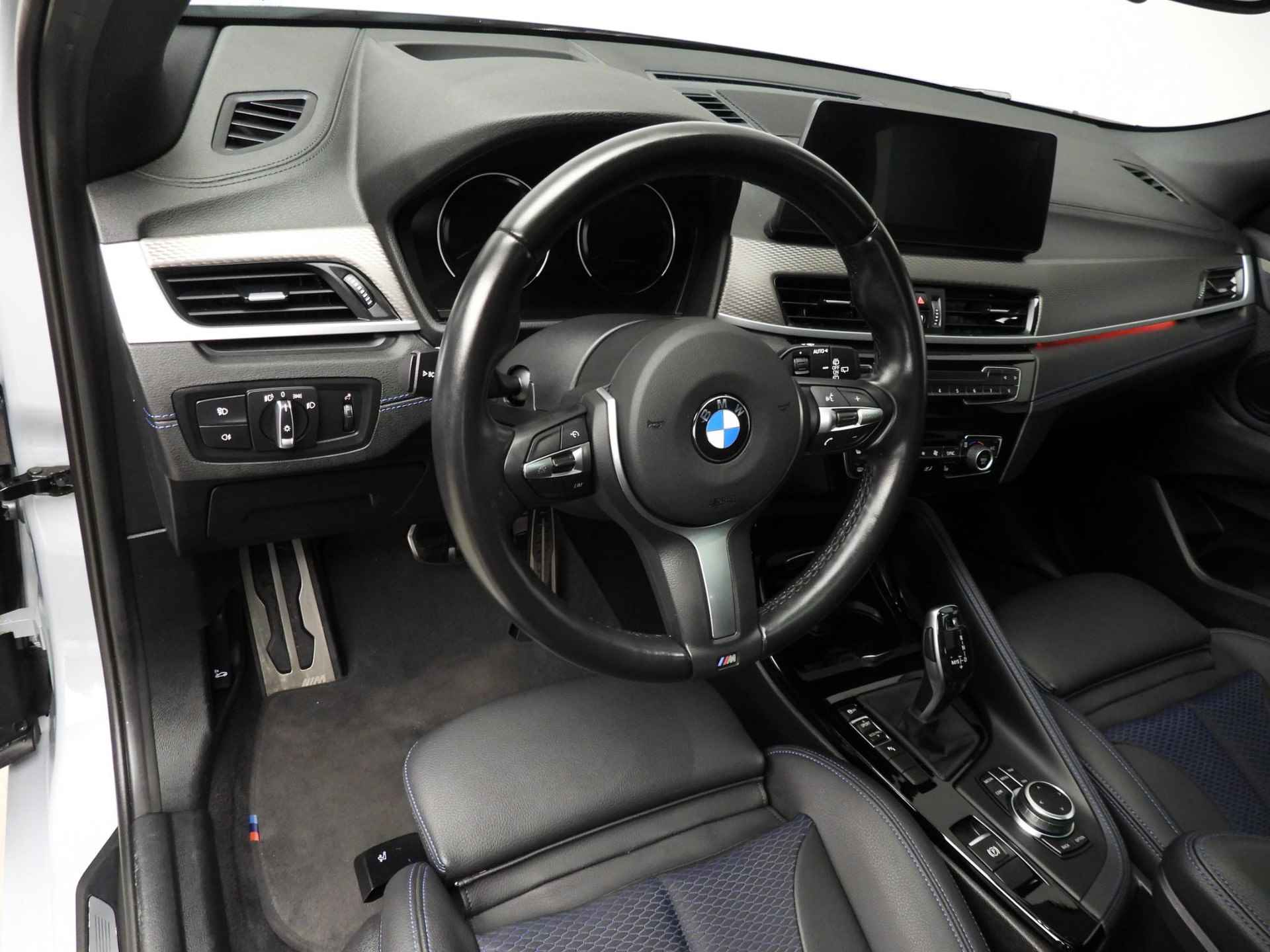 BMW X2 sDrive18i | M-Sportpakket | LED | HUD | Schuifdak | Trekhaak | Sportstoelen | DAB | Hifi speakers | Alu 19 inch - 7/47