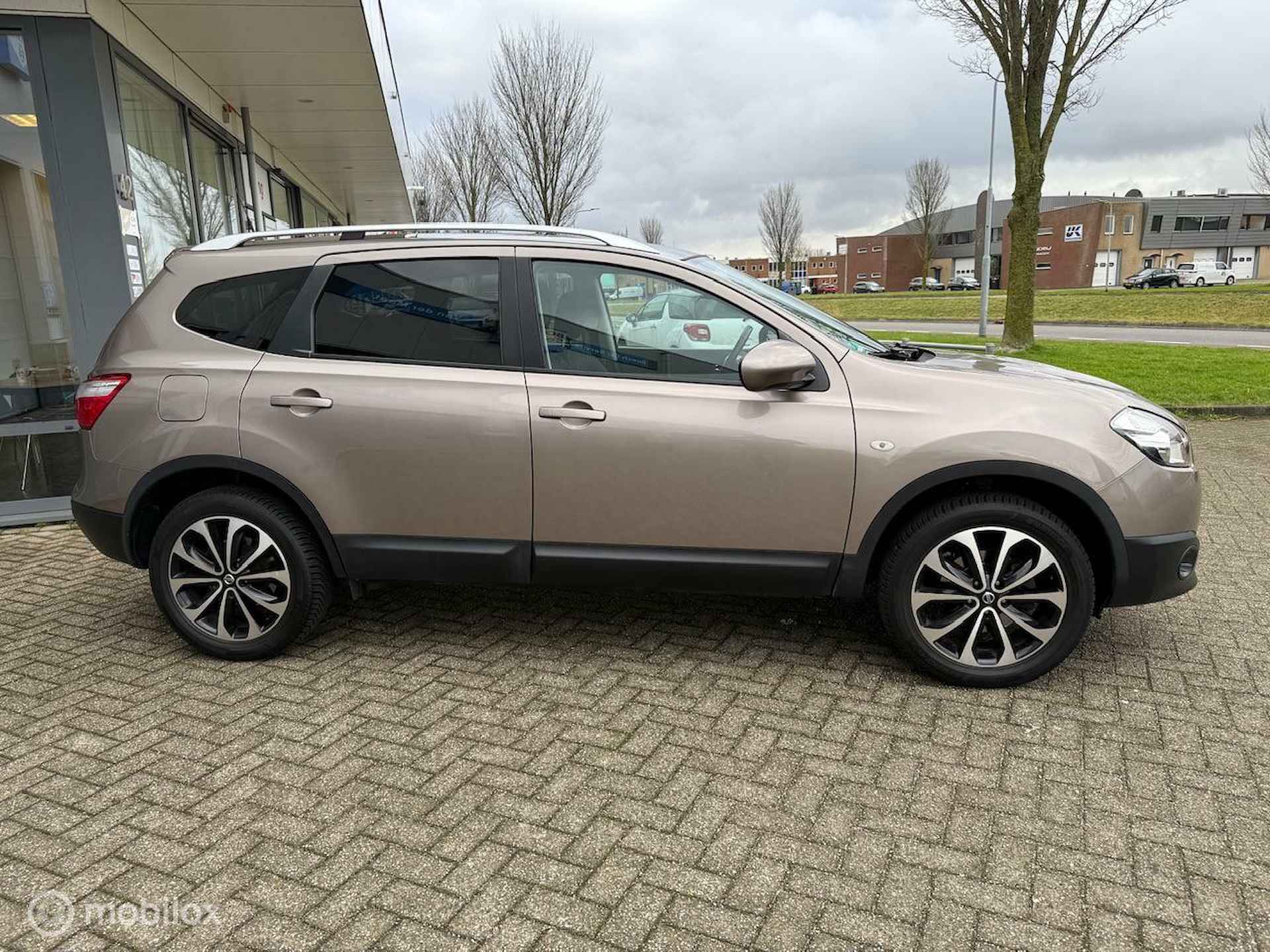 NISSAN QASHQAI +2 2.0 OPTIMA 7 PERSONEN 12 MND BOVAG RIJKLAAR PRIJS - 5/26