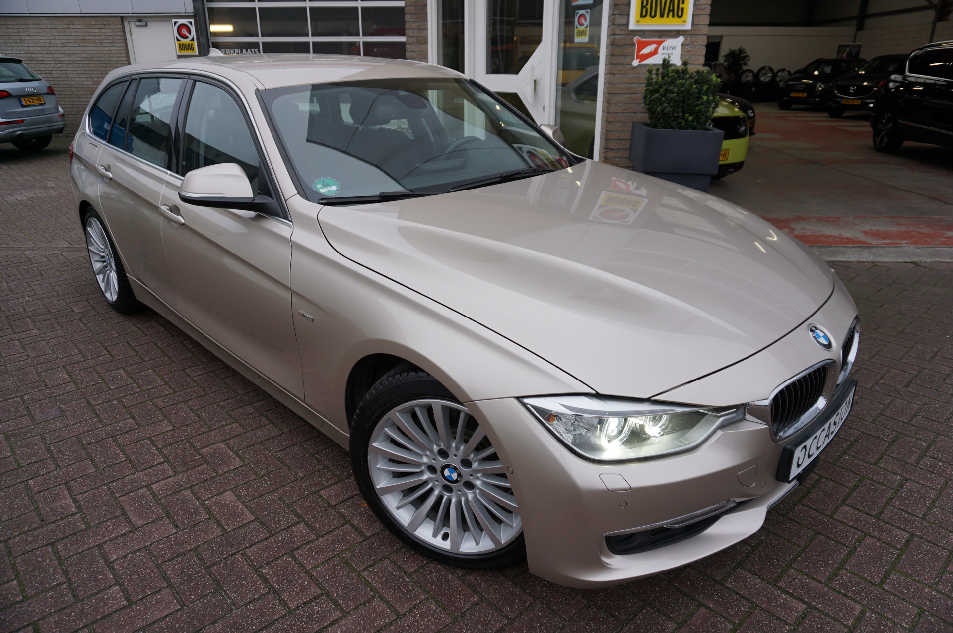 BMW 3 Serie Touring 328I Luxury Line Automaat