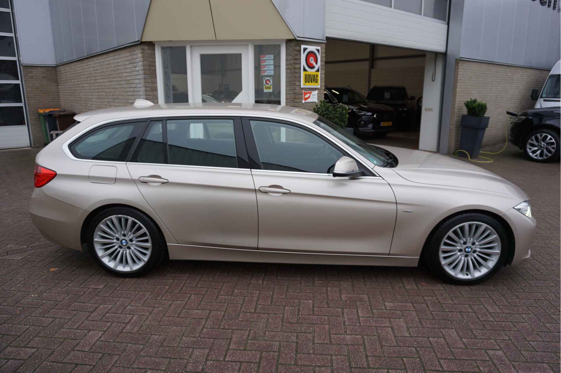 BMW 3 Serie Touring 328I Luxury Line Automaat - 11/22