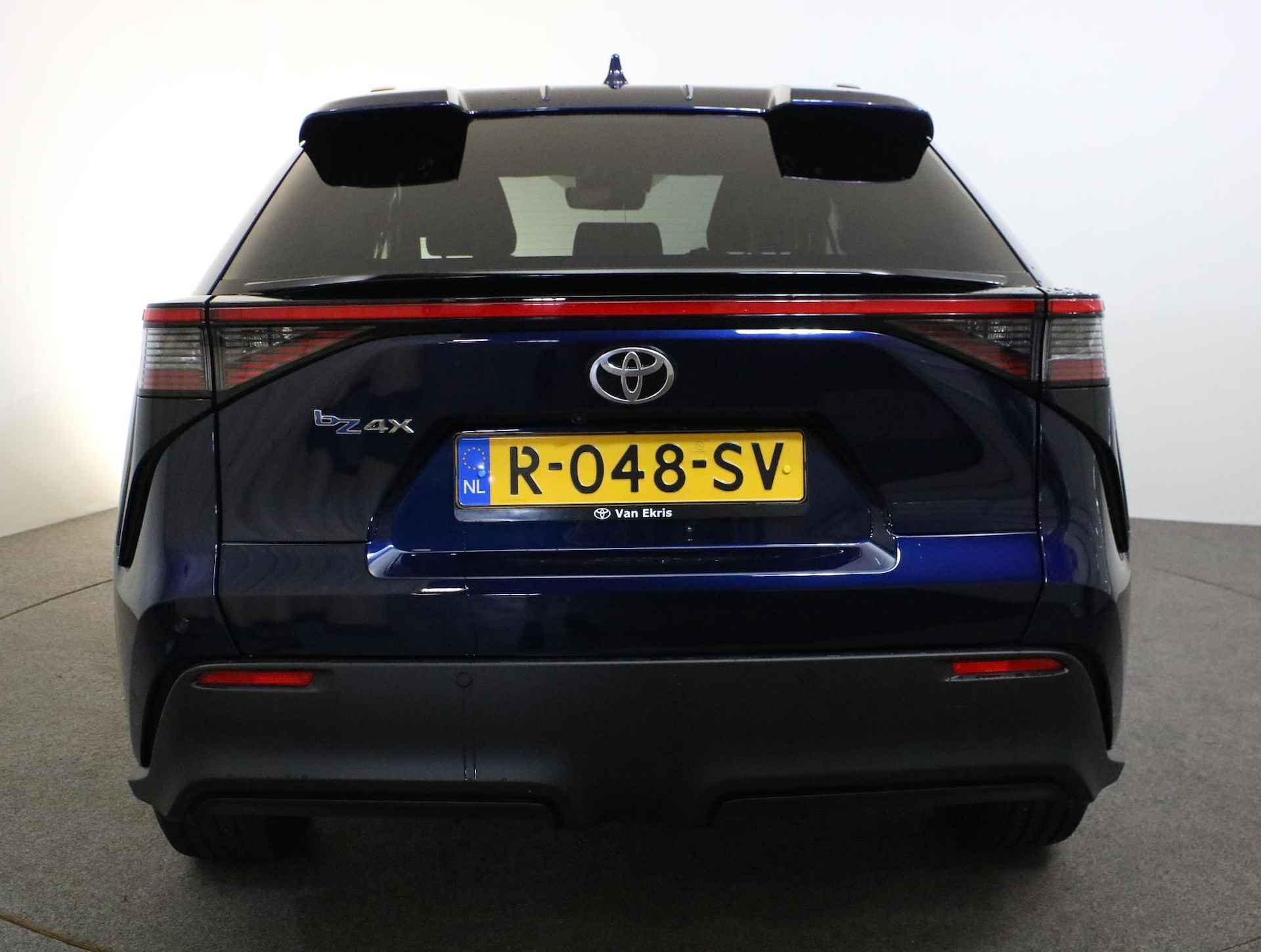 Toyota bZ4X Launch Edition 71 kWh | Navi, Direct leverbaar Navi, Apple carplay & Android auto, Direct leverbaar - 4/42